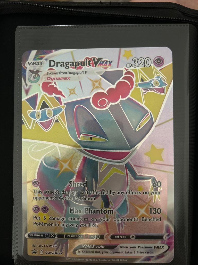 Dragapult VMAX SWSH097 Oversized Pokémon Kaart, Ophalen of Verzenden, Zo goed als nieuw, Losse kaart, Foil