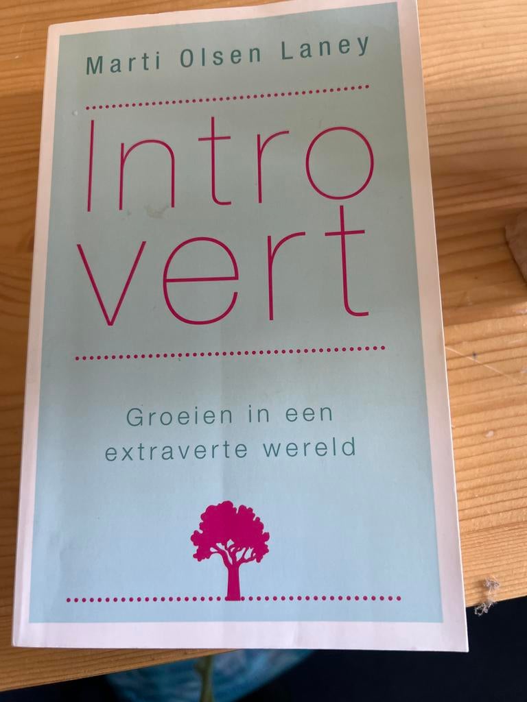 Boek Introvert - Marti Olsen Laney, Boeken, Ophalen of Verzenden, Gelezen