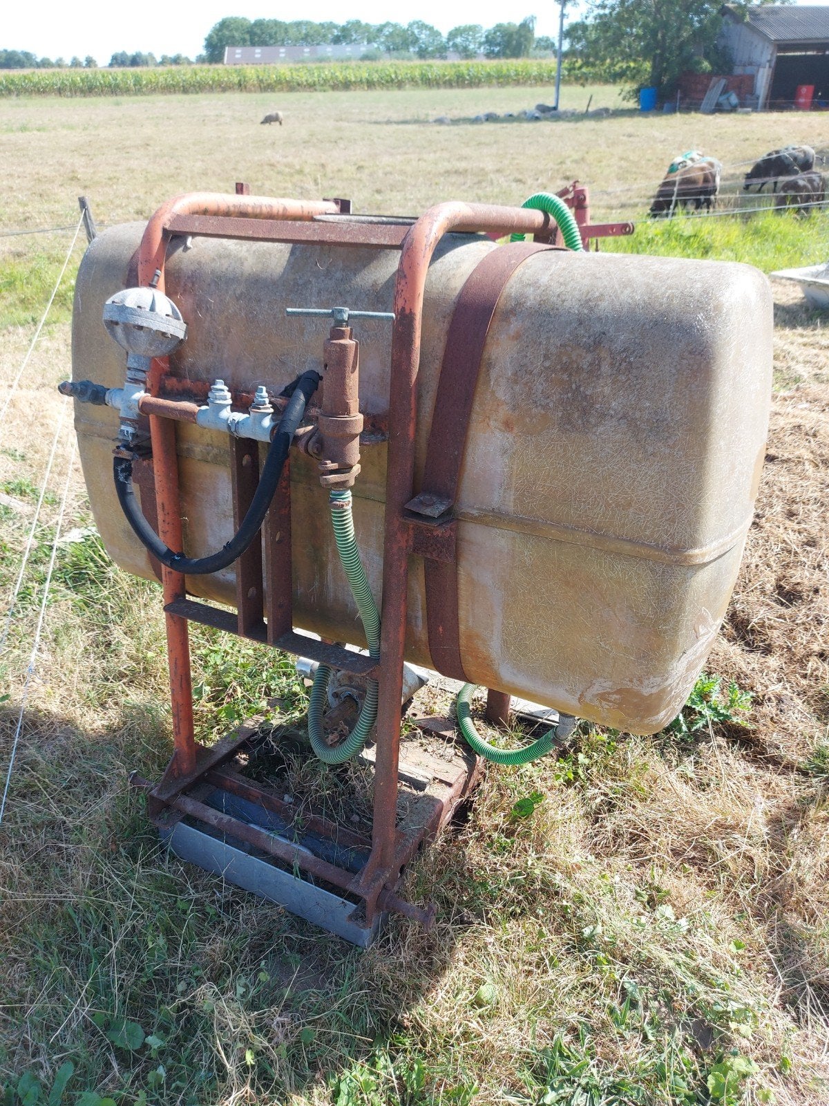 Waterton voor tractor / driepuntshef- 300 liter met plateau, Tuin en Terras, 150 liter of meer, Ophalen, Gebruikt, Kunststof