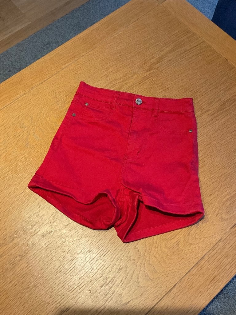 Korte broek maat 32 Pull and bear, Kort, Ophalen of Verzenden, Zo goed als nieuw, Pull & Bear