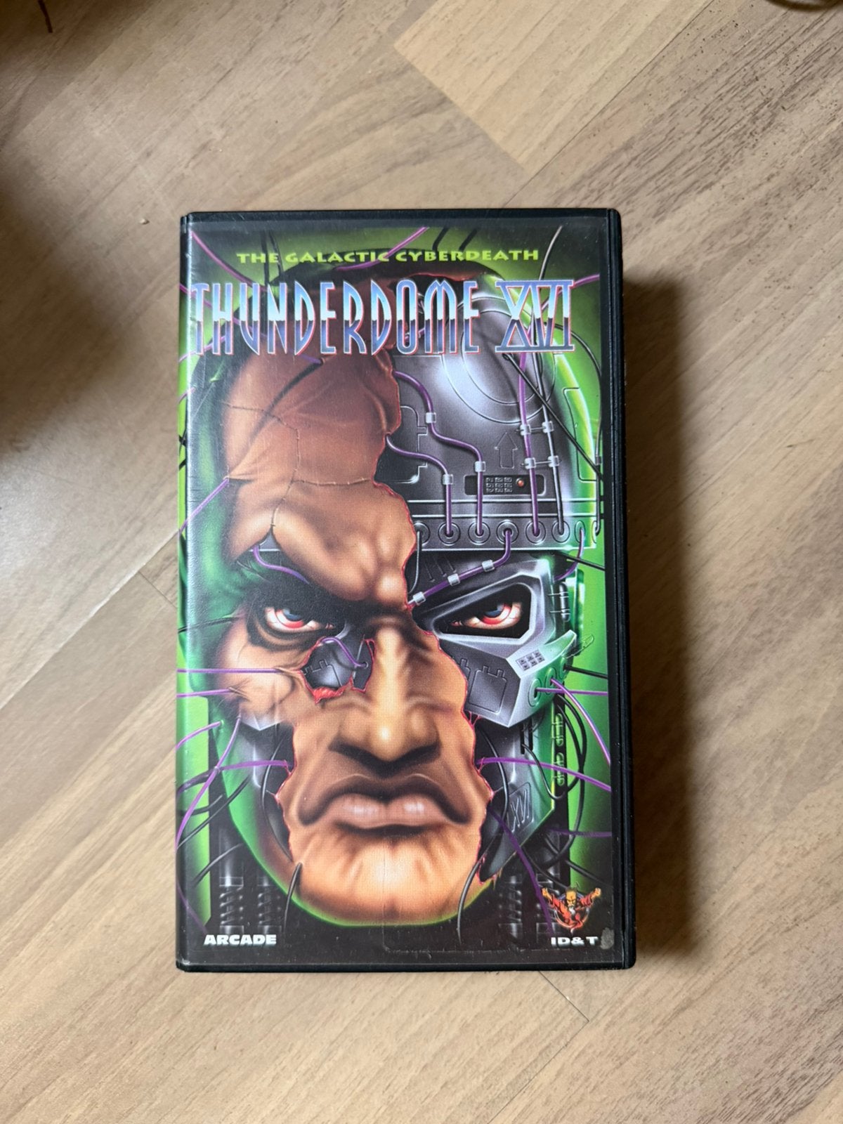 Thunderdome XVI vhs, Vanaf 16 jaar, Ophalen, Zo goed als nieuw, Overige typen