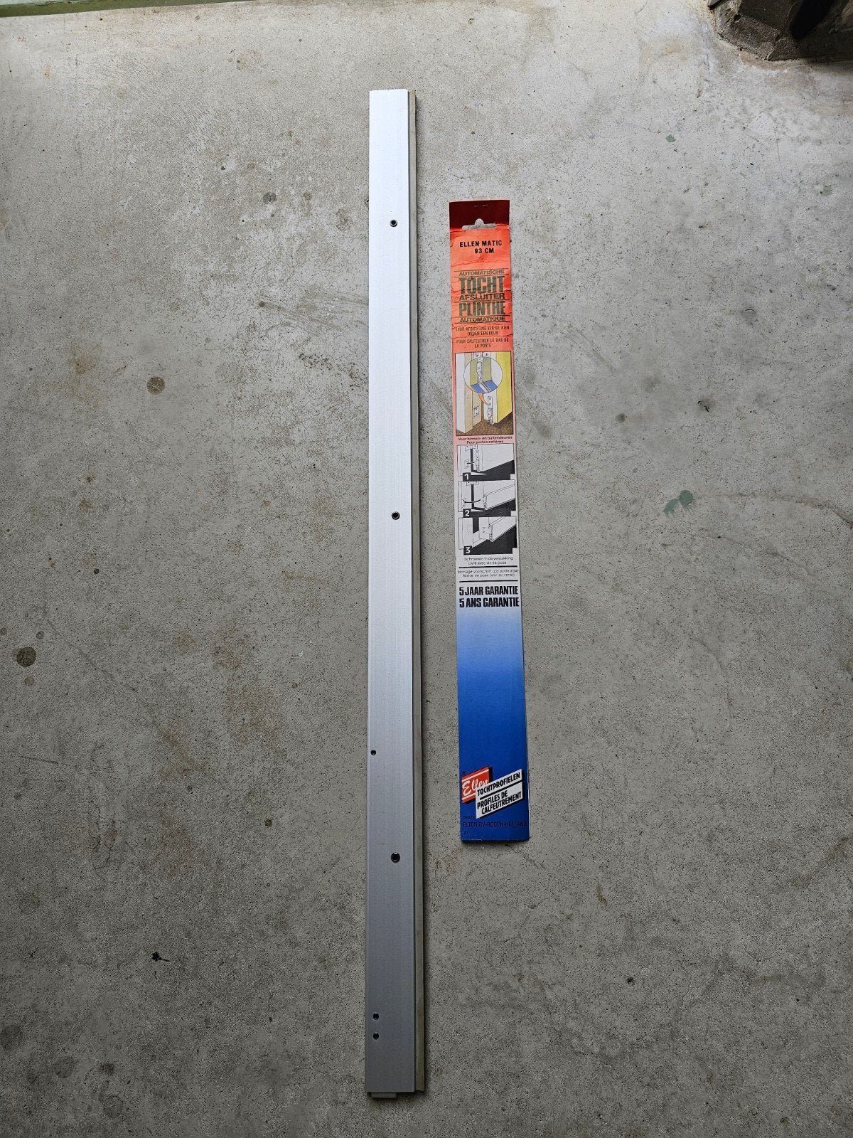 3 stuks ELLEN MATIC Tochtstrip Dorpel - 930mm, inkortbaar, Ophalen, 80 tot 100 cm, Binnendeur, Minder dan 200 cm