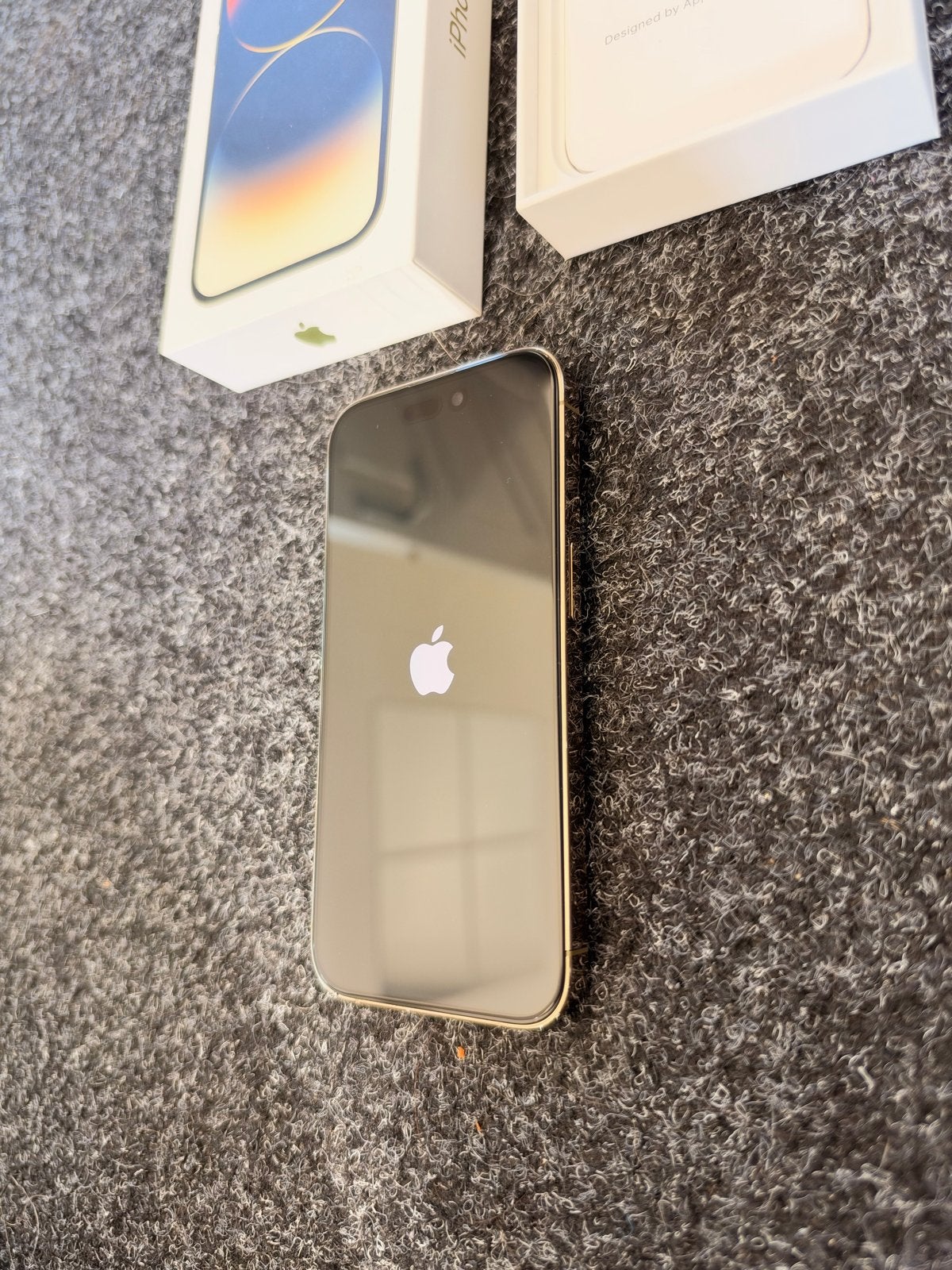 Goed onderhouden iPhone 14 Pro - Inclusief accessoires