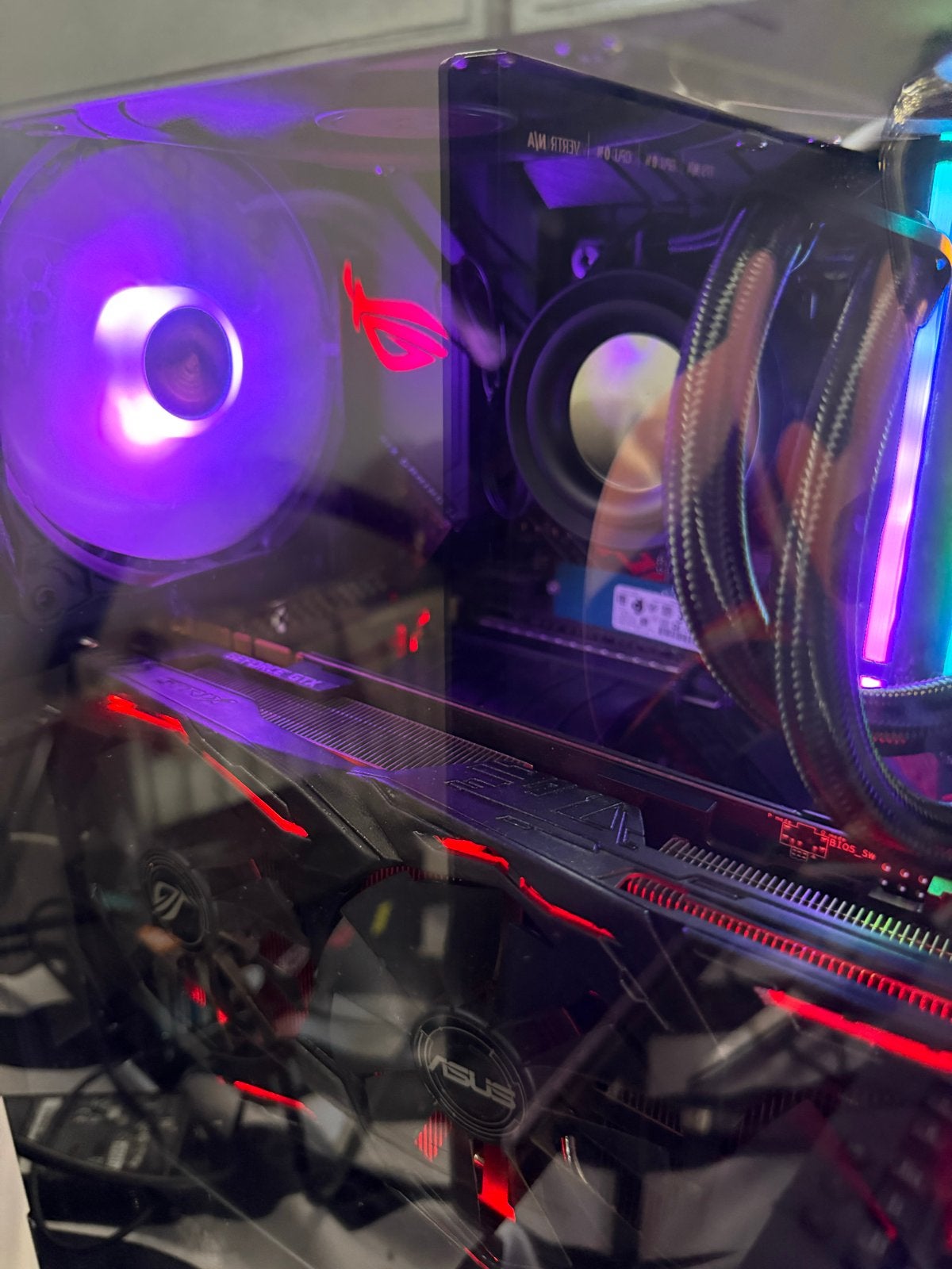 Gaming PC: i7-9700KF, GTX 1080 Ti, 16GB RAM, 1.25TB SSD, Computers en Software, Desktop Pc's, Ophalen, Gebruikt, Gaming, SSD