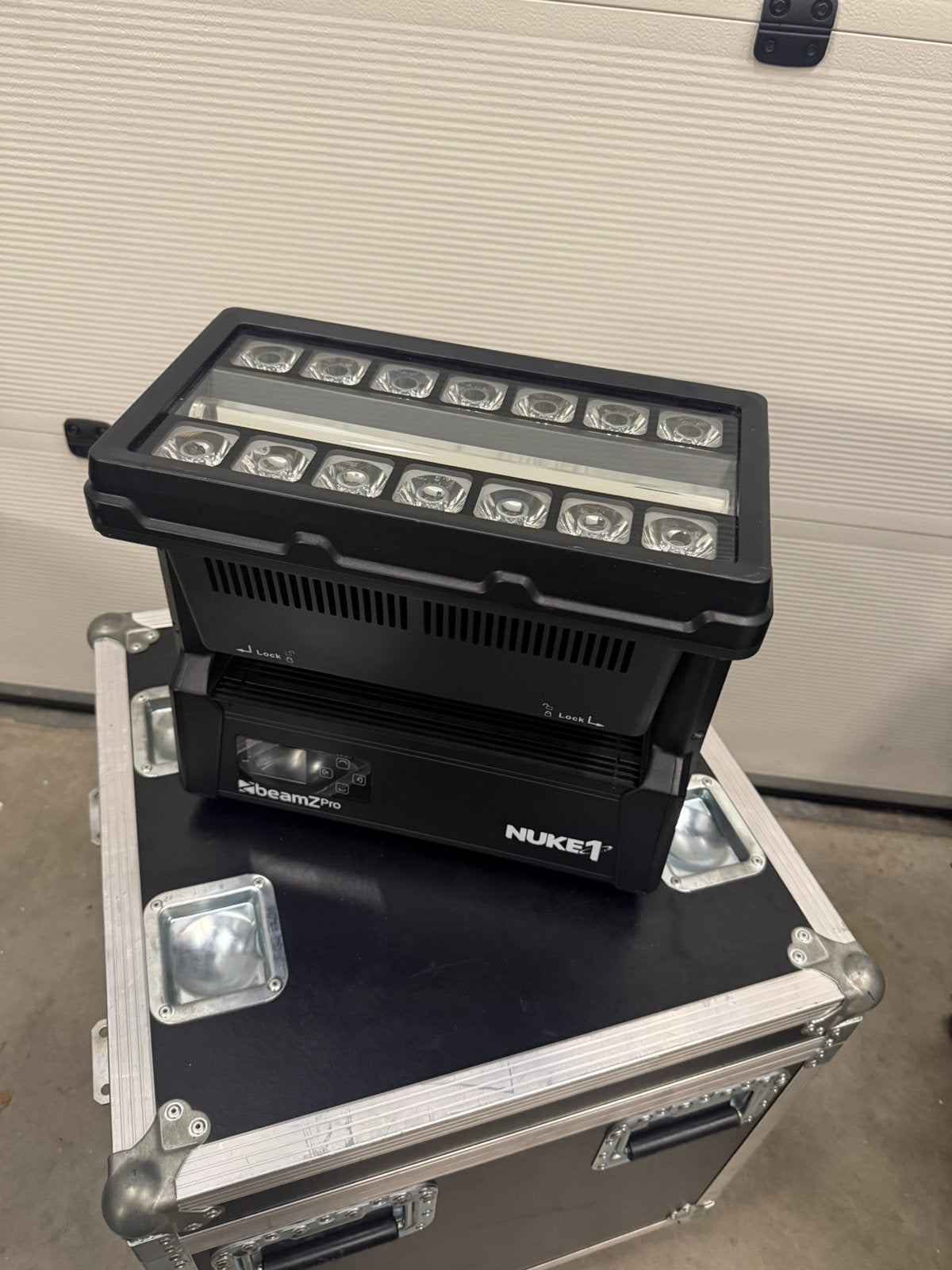 2x beamz nuke 1 in nieuwstaat, Ophalen of Verzenden, Zo goed als nieuw, Licht, Kleur