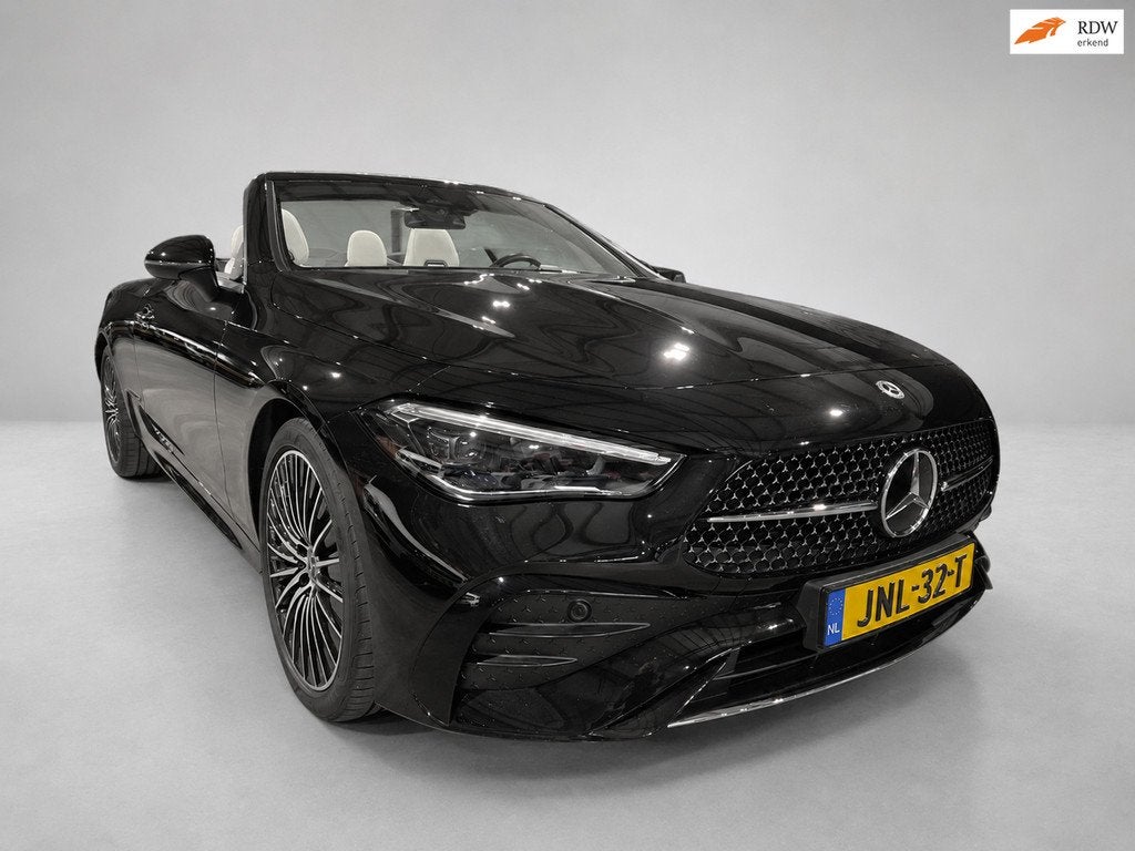 Mercedes-Benz CLE Cabriolet 200 AMG Line - Memorystoelen - A, Auto's, Mercedes-Benz, Automaat, 4 cilinders, Cabriolet, 4 stoelen