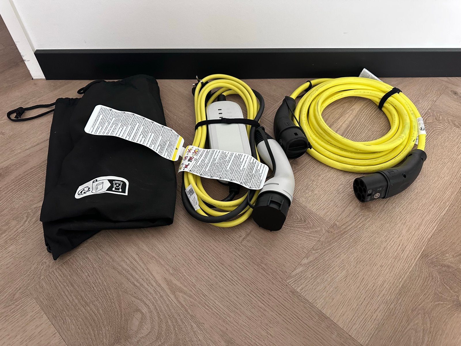 2 originele Volkswagen laadkabels – NIEUW – inclusief tas, Ophalen of Verzenden, Nieuw, Laadkabel