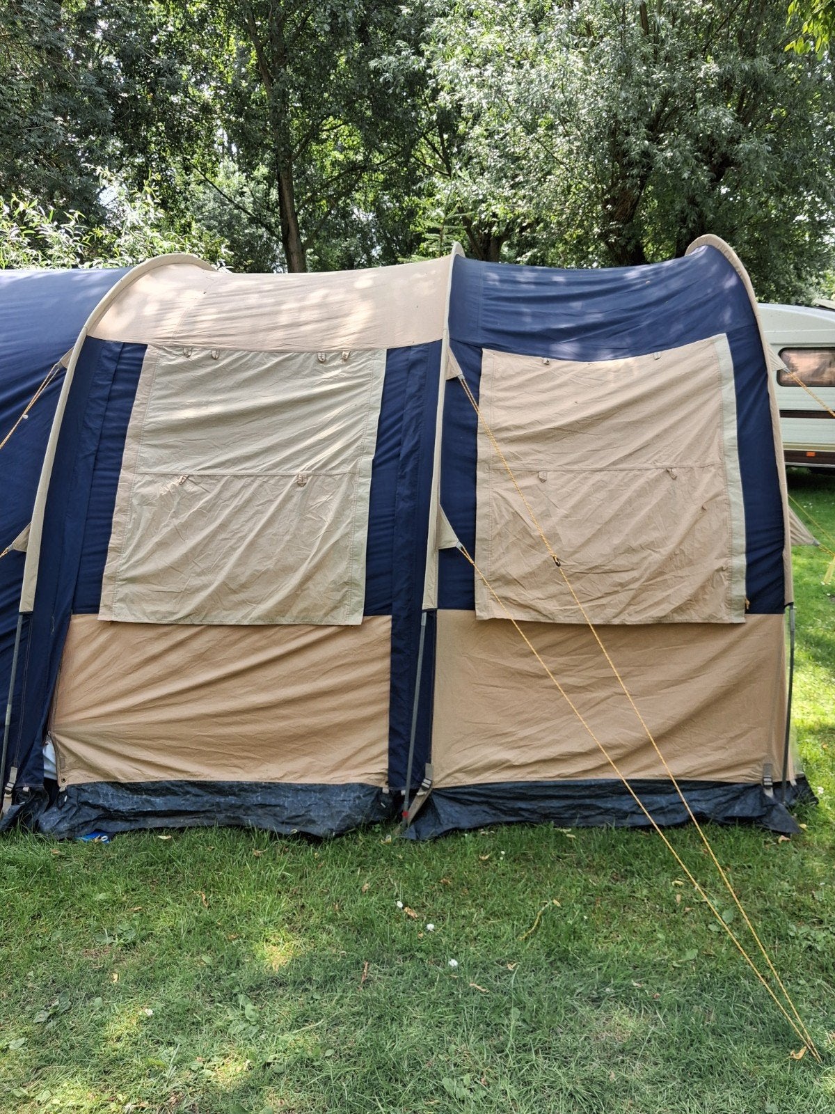 Ruime 6-persoons tent - Buiten- en binnentent gebruikt, Ophalen, Gebruikt, Tot en met 6