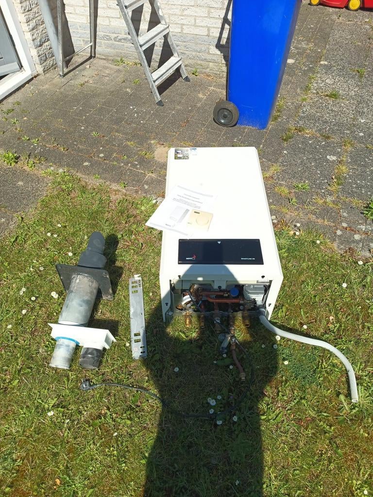 Nefit HRC 24/CW3 CV-ketel met thermostaat en muurdoorvoer, Ophalen, 30 tot 80 cm, Gebruikt, Cv-ketel of Combi-ketel