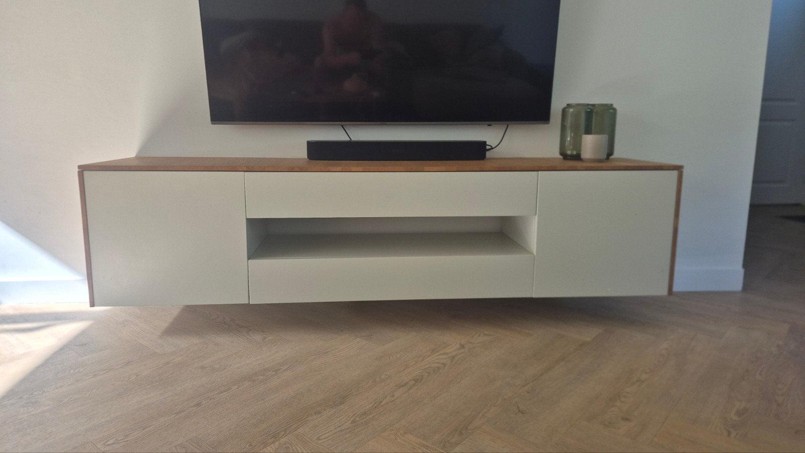 Zwevend TV-meubel KARAT, 150 tot 200 cm, Ophalen of Verzenden, Zo goed als nieuw, Overige materialen