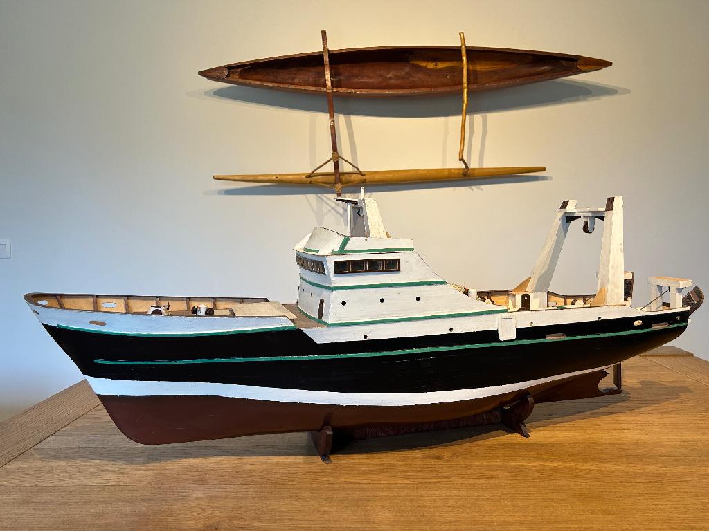 Grote handgemaakte houten vissersboot schaalmodel 110, Ophalen of Verzenden, Zo goed als nieuw, 1:200 of kleiner, Overige merken
