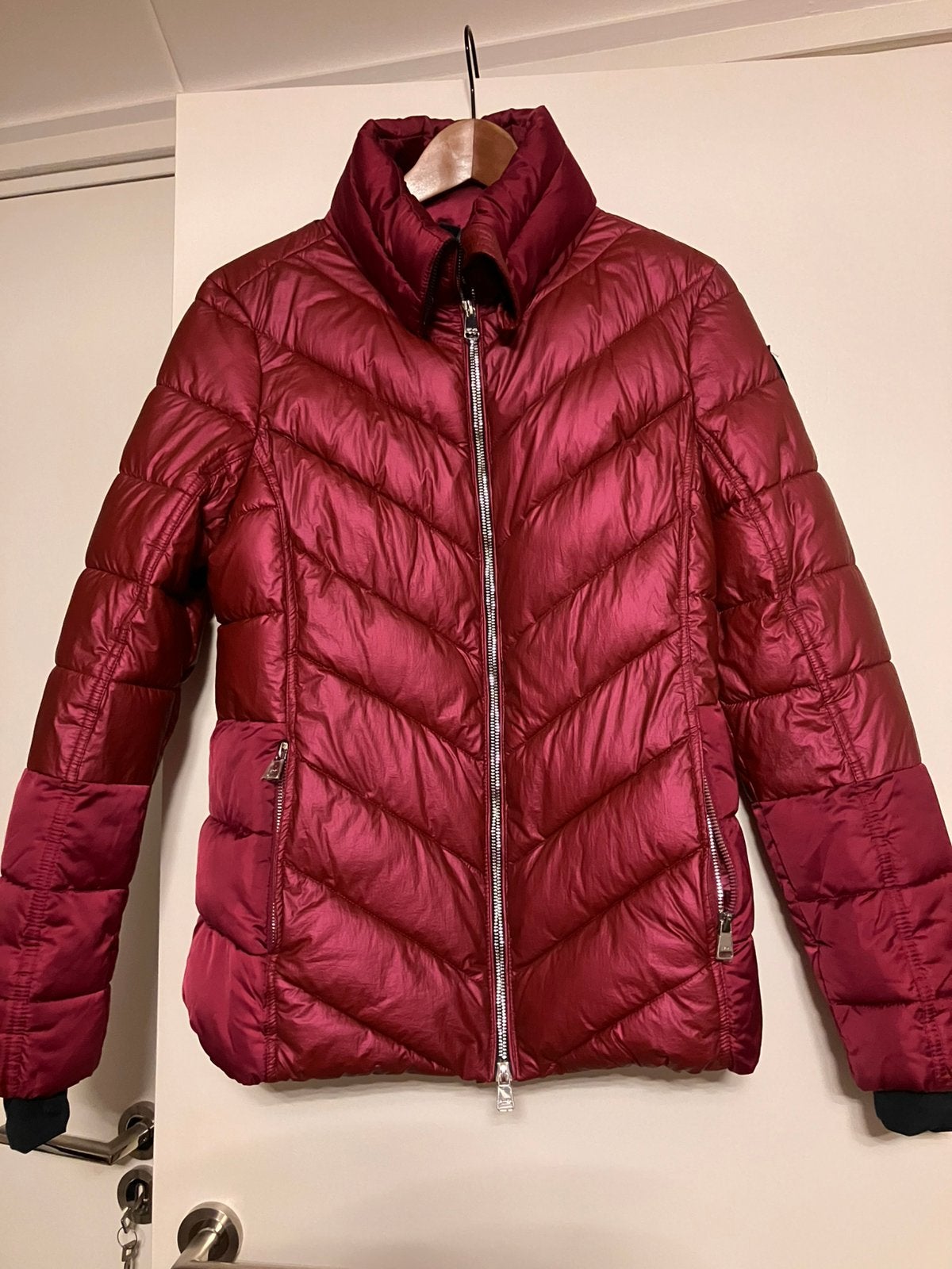 Winterjas HV polo S, Kleding | Dames, Ophalen of Verzenden, Zo goed als nieuw, Rood
