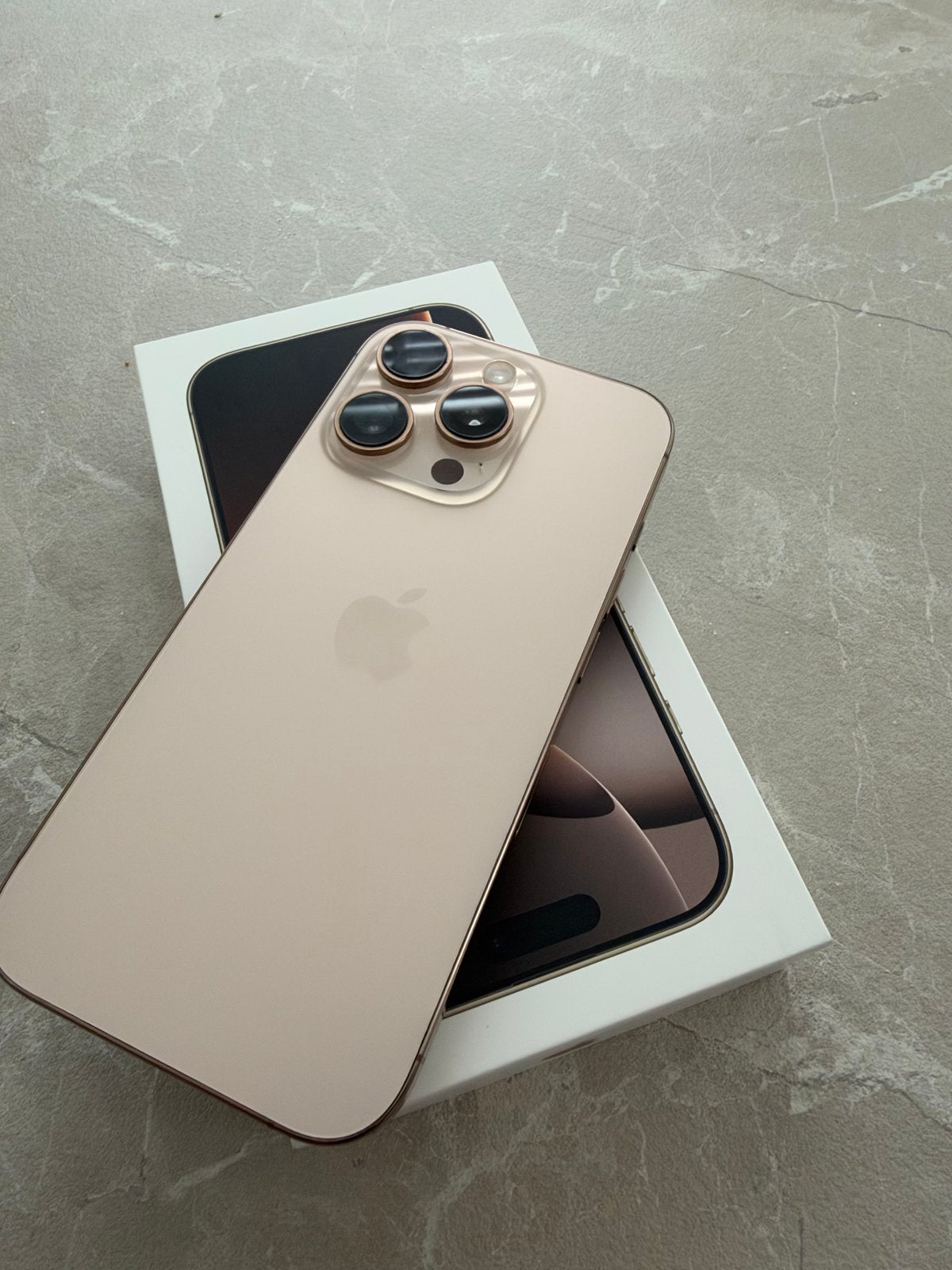 Apple iPhone 16 Pro 1TB Goud - Nieuwstaat, Telecommunicatie, Zonder simlock, Zonder abonnement, Goud, Ophalen