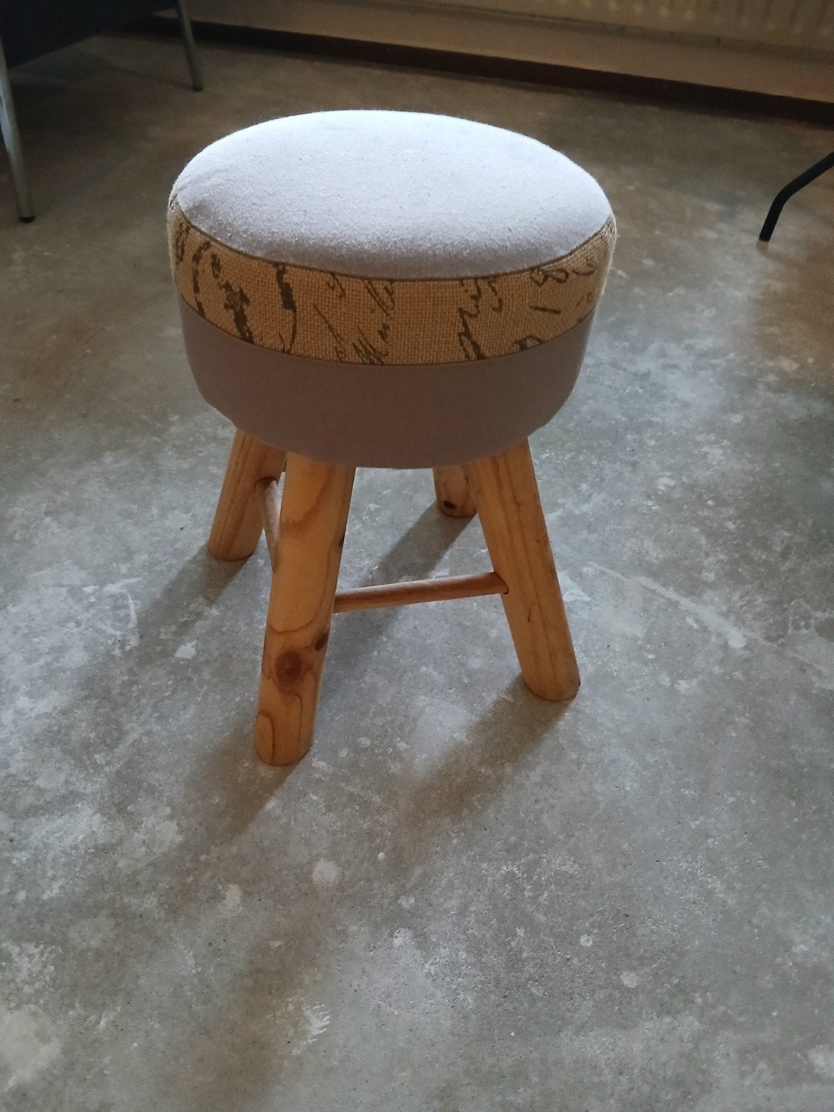 Krukje, Huis en Inrichting, Krukjes, Ophalen, Zo goed als nieuw, Hout