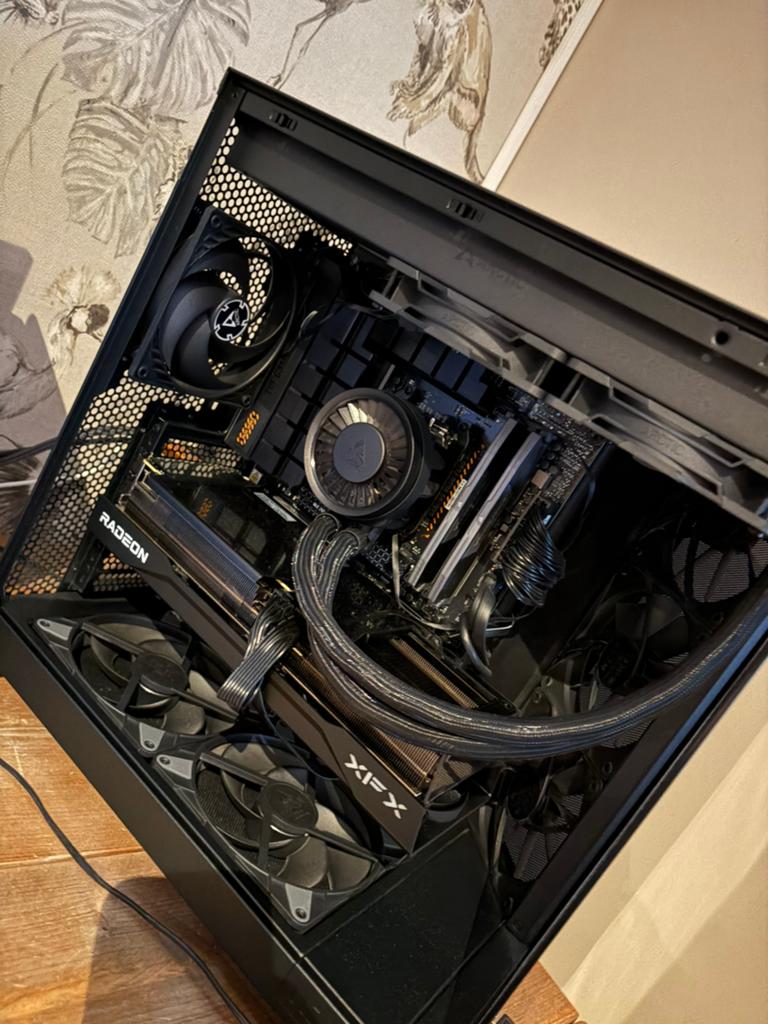 Nette Game-pc Pitchblack, Ophalen of Verzenden, Zo goed als nieuw