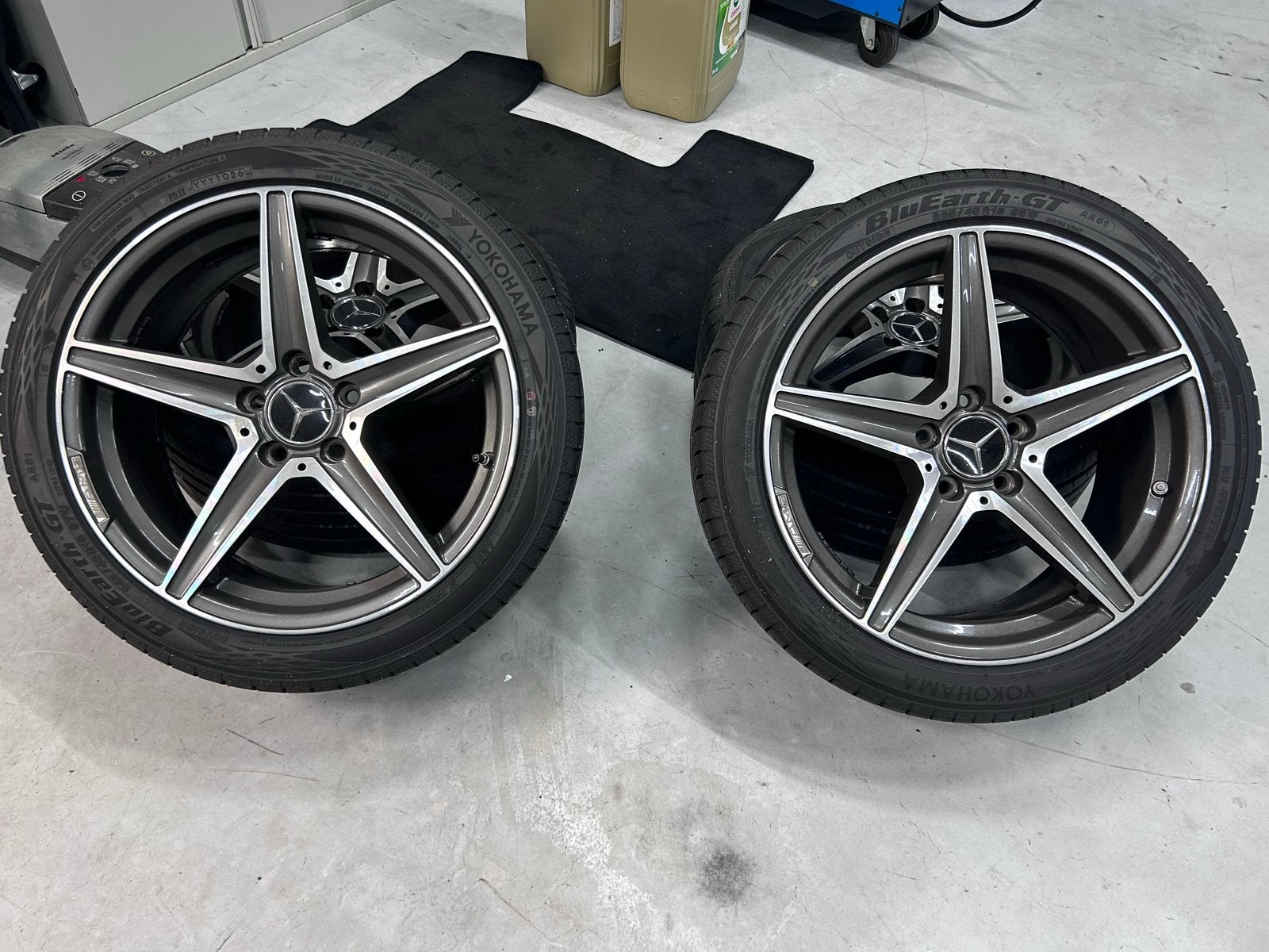C63 Velgen W204 met nieuwe Yokohama zomerbanden, Ophalen, 18 inch, Banden en Velgen, Nieuw