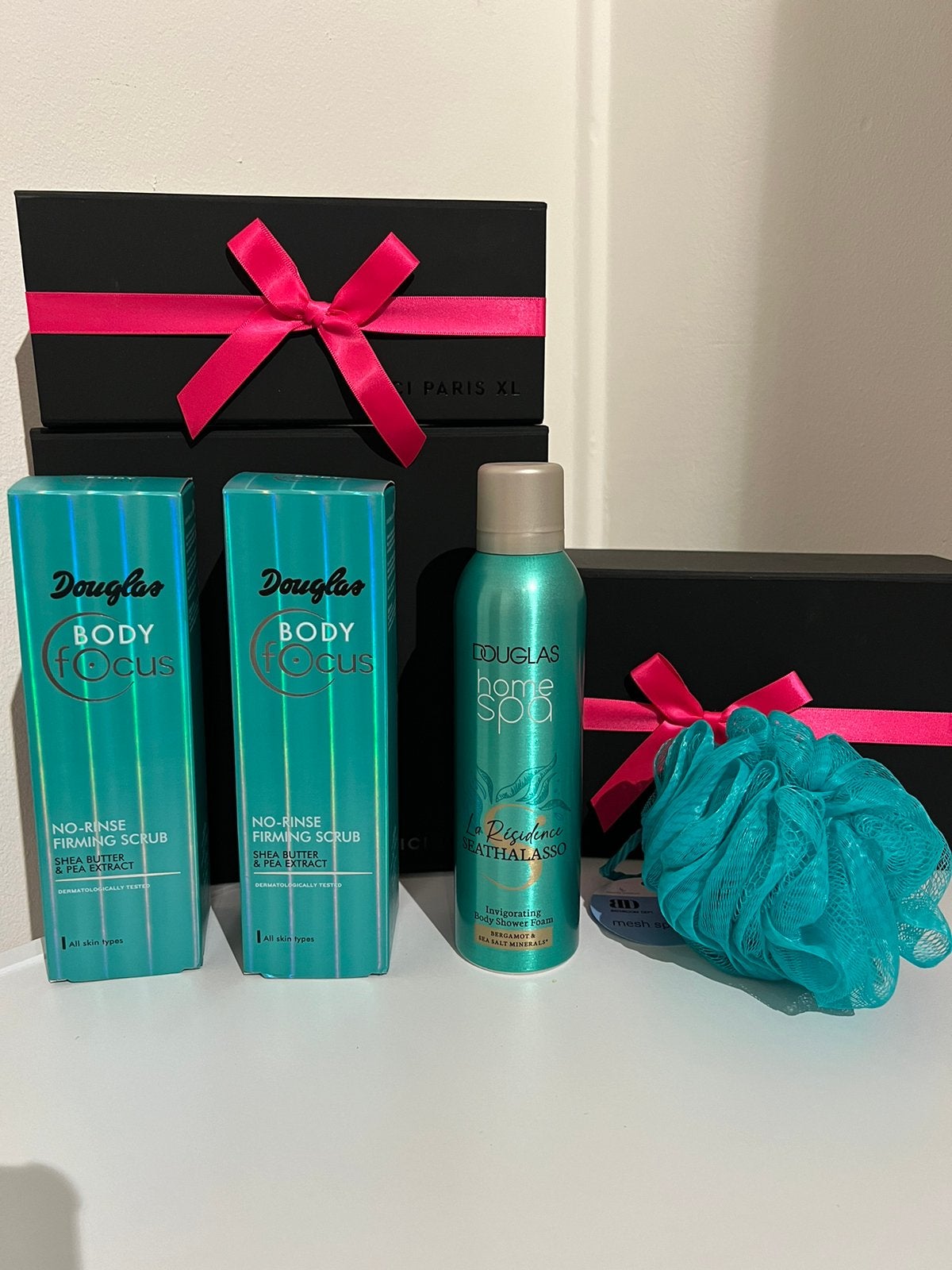 Douglas douche foam en no rinse firming scrub, Ophalen of Verzenden, Zo goed als nieuw, Bad & Douche