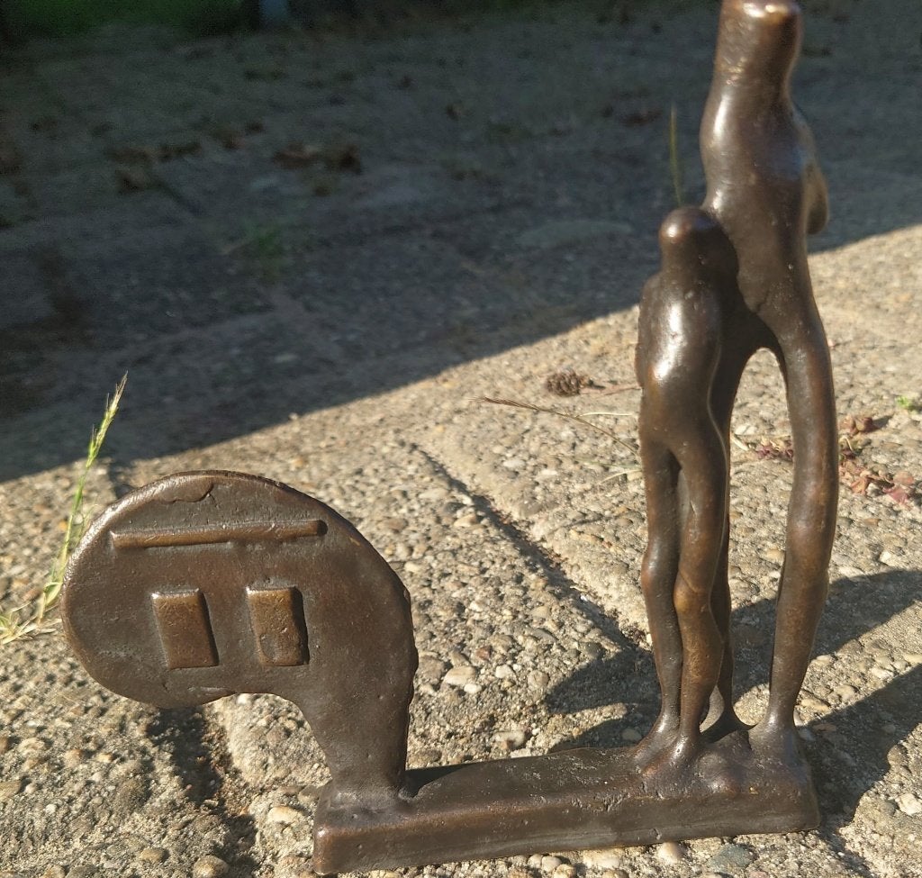 Twee figuren en symbool, bronzen beeld 1995, Groep mensen, Minder dan 20 cm, Ophalen of Verzenden, Brons