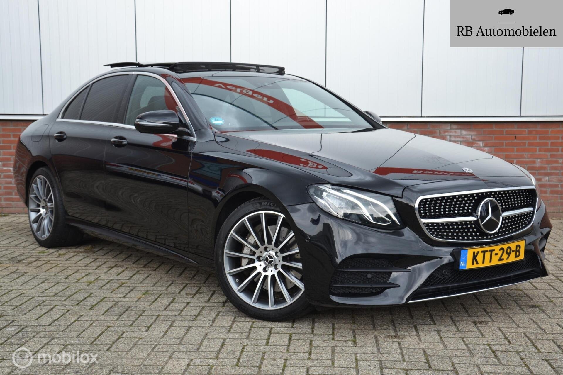 Mercedes E400 4Matic Prestige Plus|AMG|Dealer|Pano|Standkach, Auto's, Dealer onderhouden, Gebruikt, Met garantie (alle), Zwart