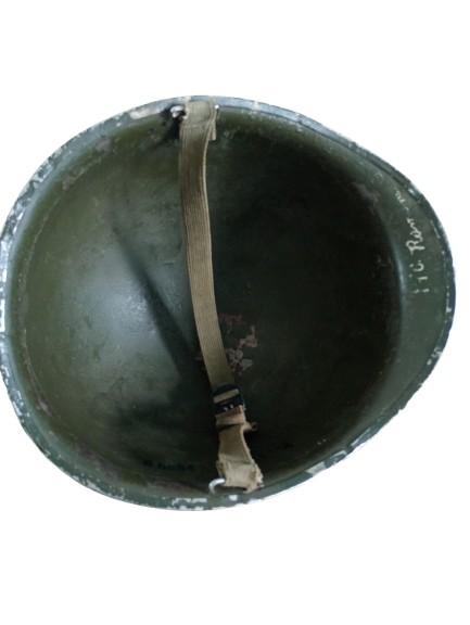 Amerikaanse M-1 helm met naam., Verzamelen, Ophalen of Verzenden, Amerika, Helm of Baret