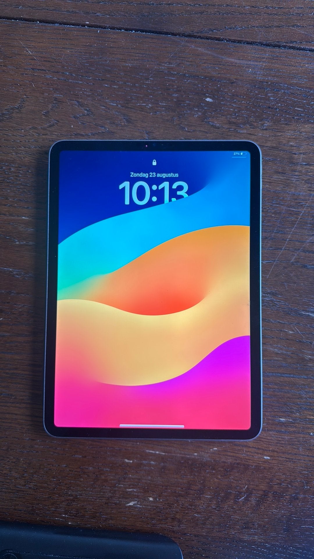Foto 2 van iPad Pro 11 inch (4e gen) 128GB met hoes - Zo goed als nieuw