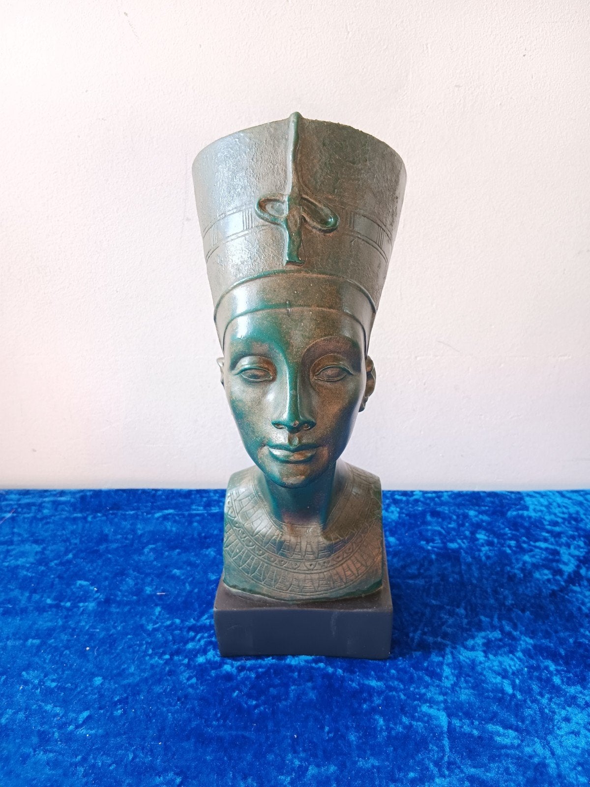 Zware Cleopatra buste, Buste, Ophalen of Verzenden, 20 - 50 cm, Op sokkel
