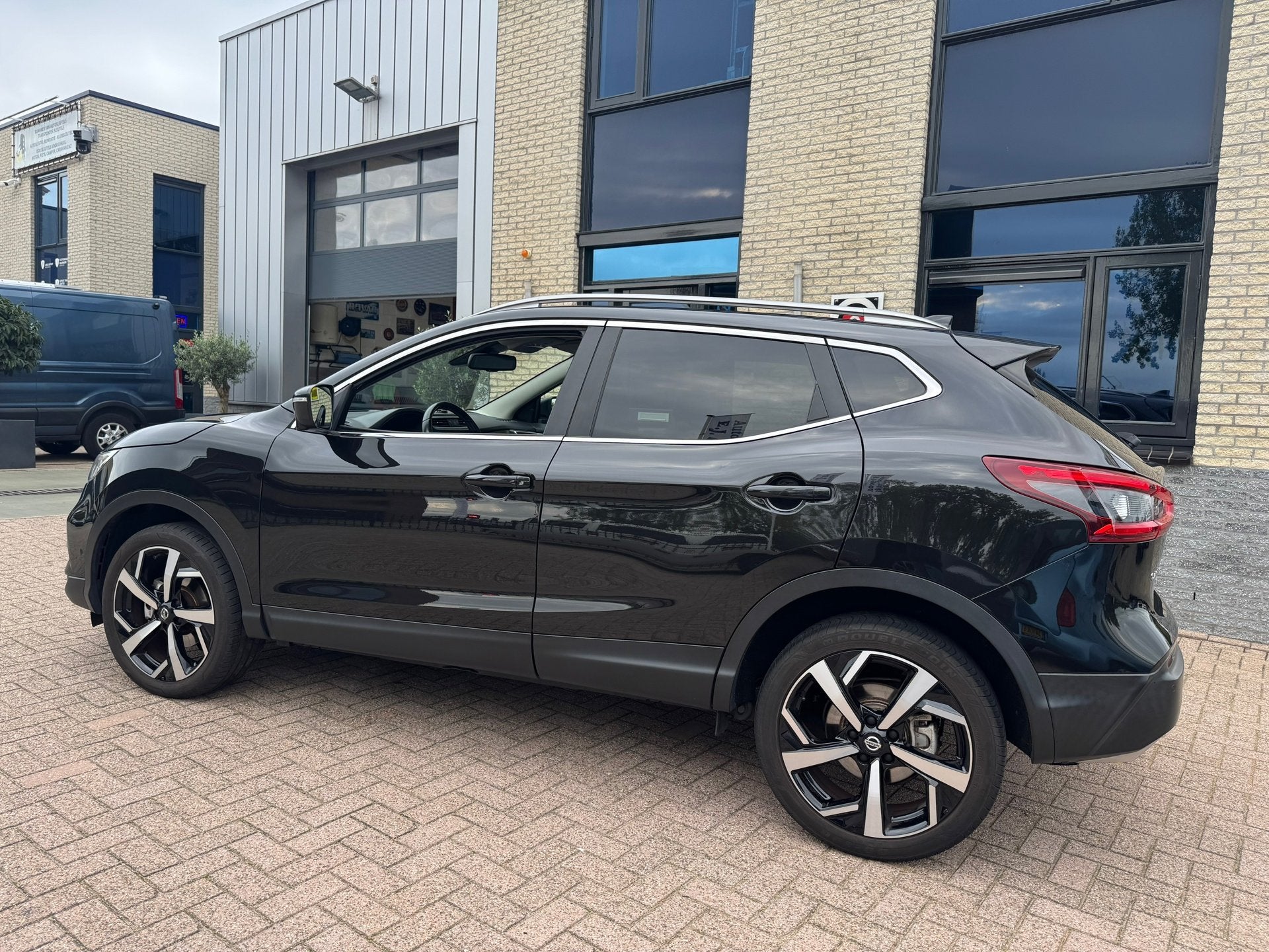 Nissan Qashqai 1.2 Tekna- pano- 360cam-nav-cruise controle, Auto's, Voorwielaandrijving, Dealer onderhouden, Verwarmde buitenspiegels