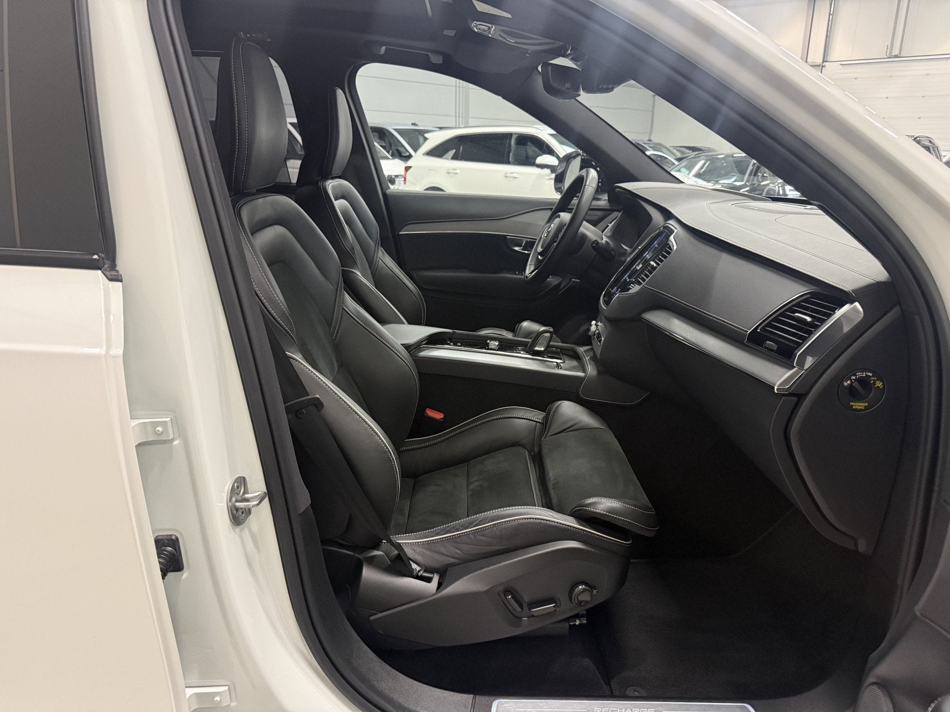 Foto 14 van Volvo XC90 T8 Recharge AWD R-Design PANO/TREKHAAK/SOH 93,7%/