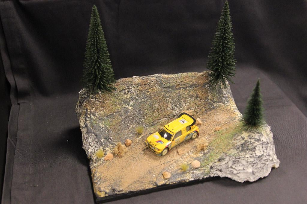 Diorama berg rally proef 1:43 #1, Hobby en Vrije tijd, Modelbouw | Figuren en Diorama's, Nieuw, Diorama, 1:35 tot 1:50, Ophalen of Verzenden