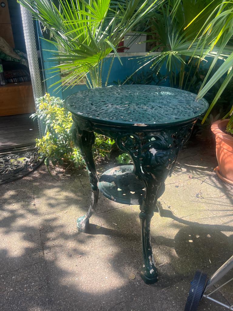 Gietijzeren bistroset tafeltje voor tuin, Tuin en Terras, Tuintafels, Ophalen, Gebruikt, Rond, Metaal