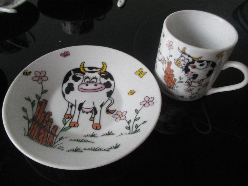 6 kinder kopjes aardewerk, Huis en Inrichting, Keuken | Servies, Ophalen of Verzenden, Zo goed als nieuw, Overige stijlen, Kop(pen) en/of Schotel(s)