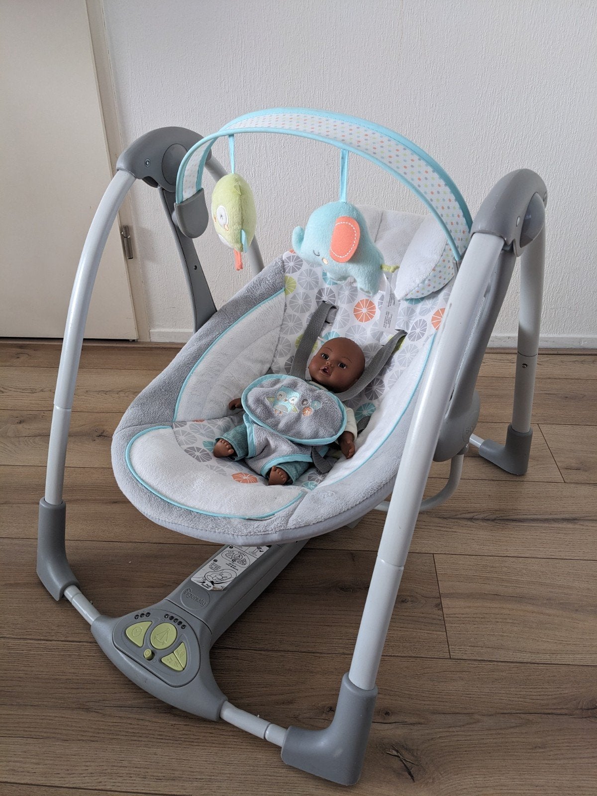 Wipstoeltje /schommelstoel baby, Ingenuity, Schommelstoel, Met gordel(s) of riempje(s), Zo goed als nieuw, Ophalen