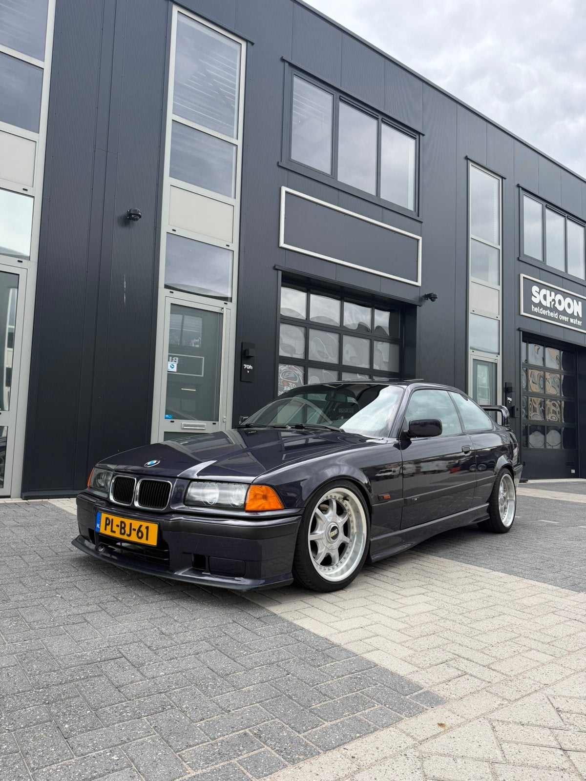 BMW E36 328i Coupé – Madeiraviolett Metallic – NL auto, Auto's, Achterwielaandrijving, 1282 kg, Overige kleuren, 4 stoelen