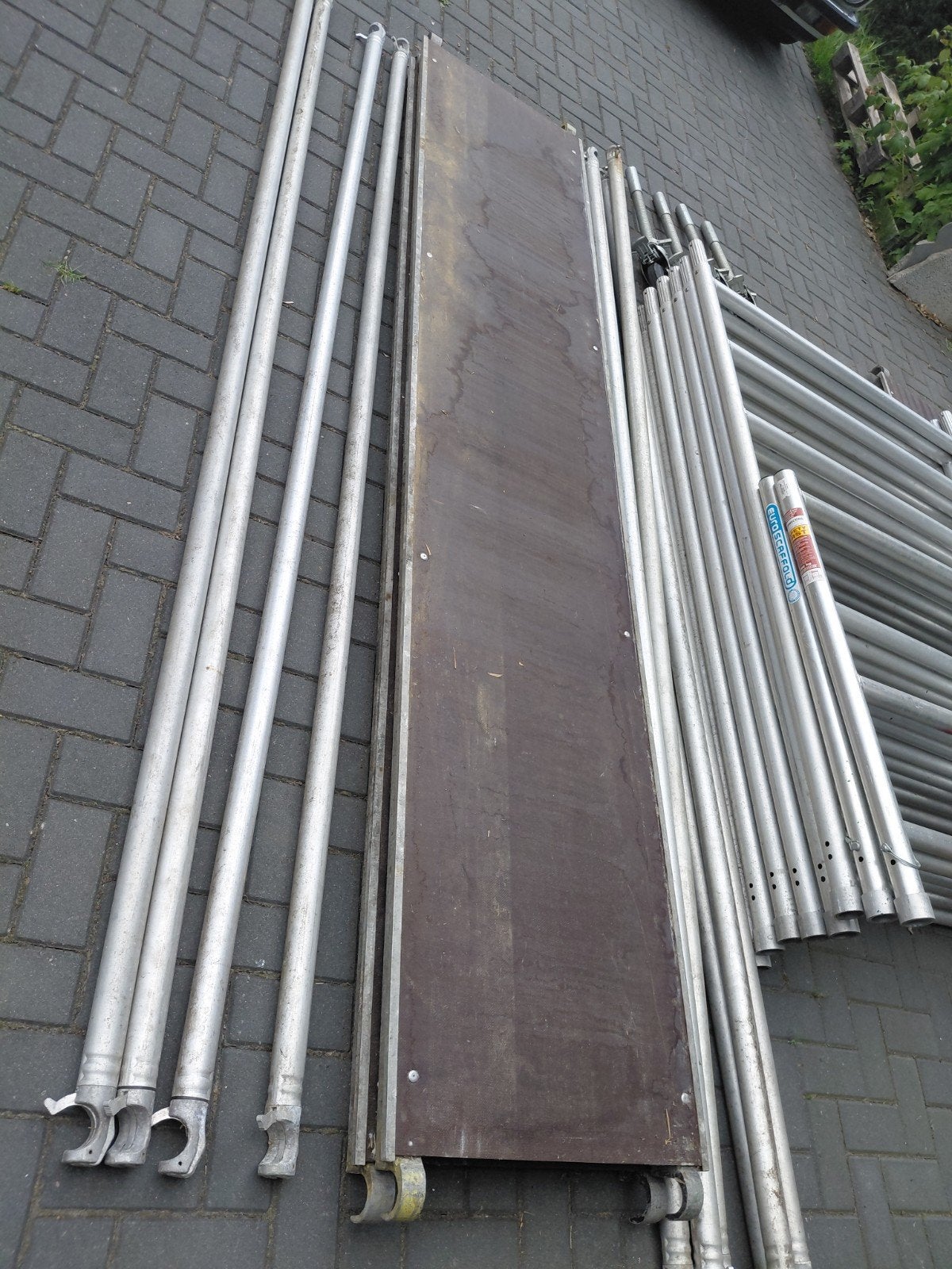 Alluminium steiger 135x 82 8mtr, Doe-het-zelf en Verbouw, Steigers, Ophalen of Verzenden, Zo goed als nieuw, Gevelsteiger, 5 meter of hoger