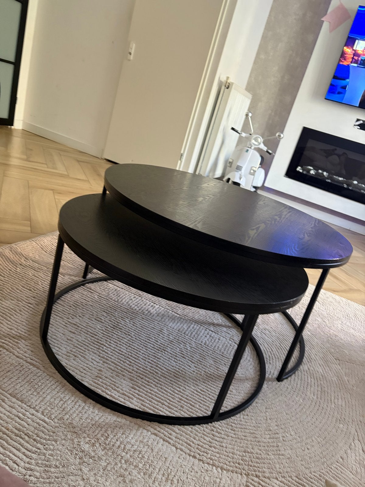 Set van 2 zwarte salontafels, rond, modern design, 50 – 75, Rond, Zo goed als nieuw, Metaal