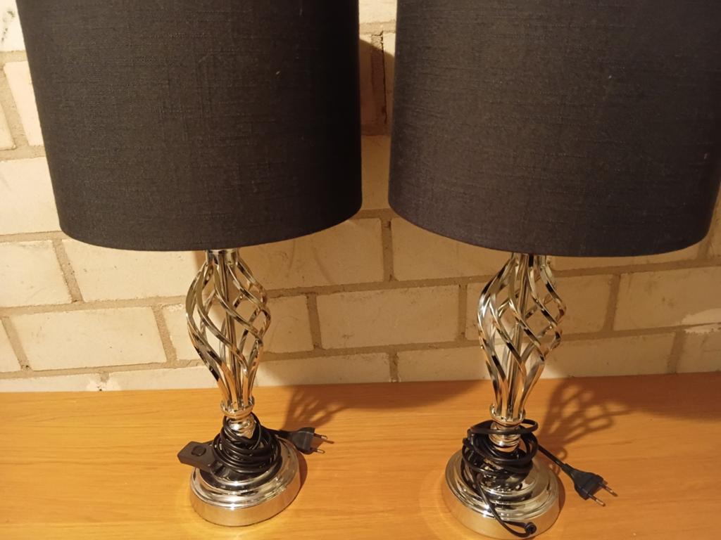 2  schemerlampen met chromenvoet, Huis en Inrichting, Lampen | Tafellampen, Ophalen of Verzenden, Minder dan 50 cm