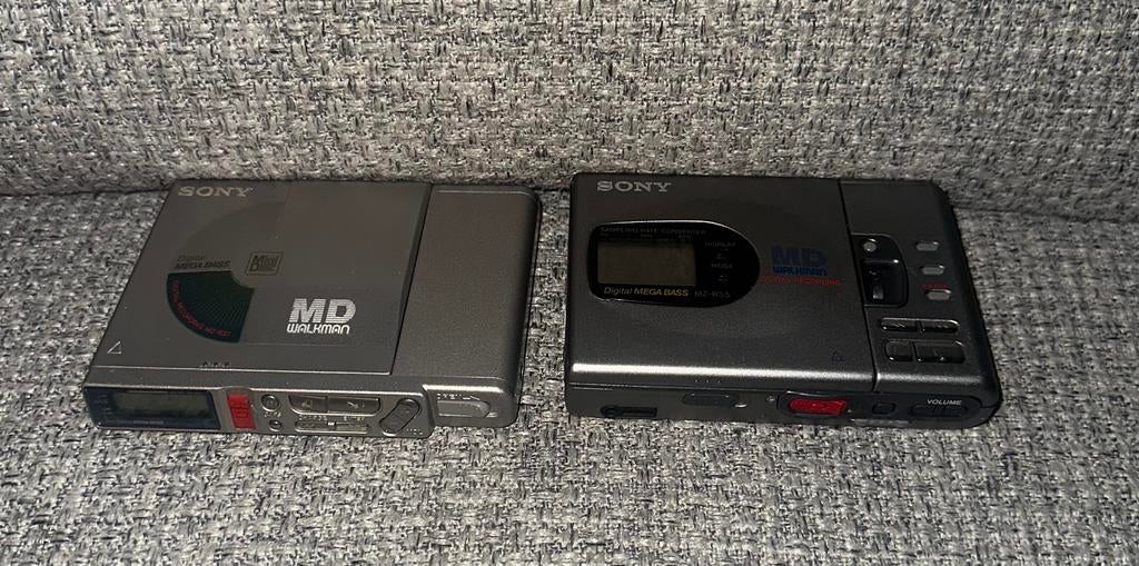 2 x sony minidisc speler, Audio, Tv en Foto, Walkmans, Discmans en Minidiscspelers, Ophalen of Verzenden, Minidisc-speler