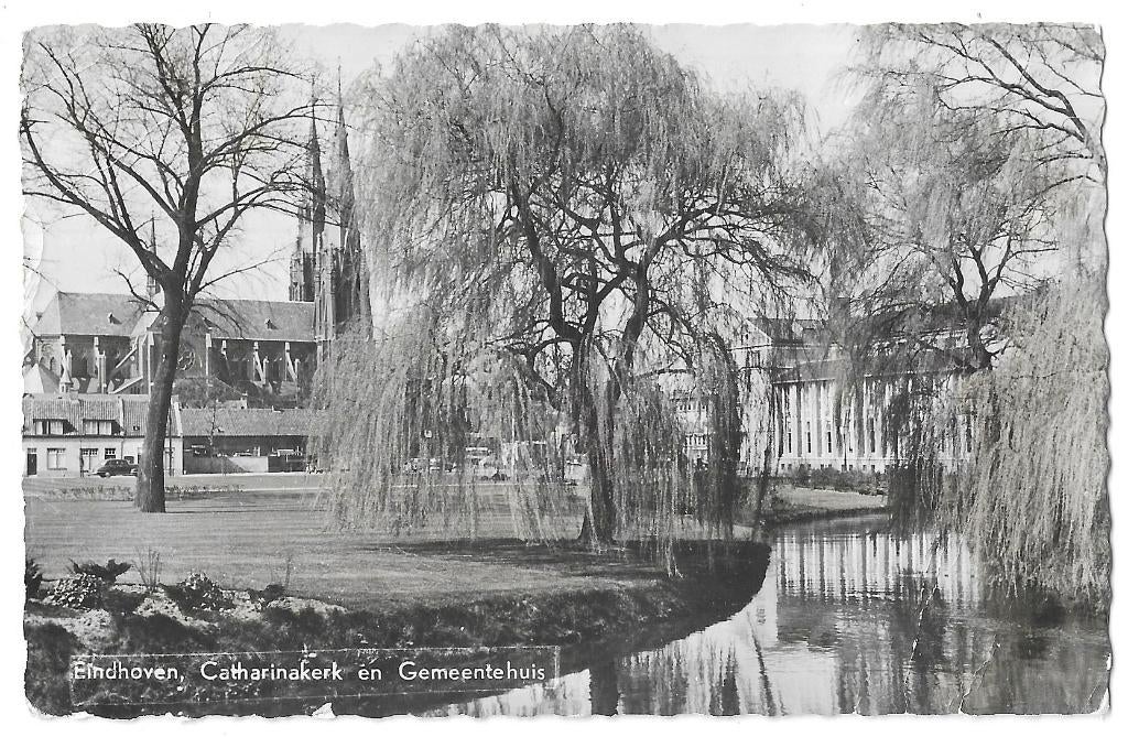 AK Eindhoven - Catharinakerk en Gemeentehuis, Verzenden, 1960 tot 1980, Gelopen, Noord-Brabant