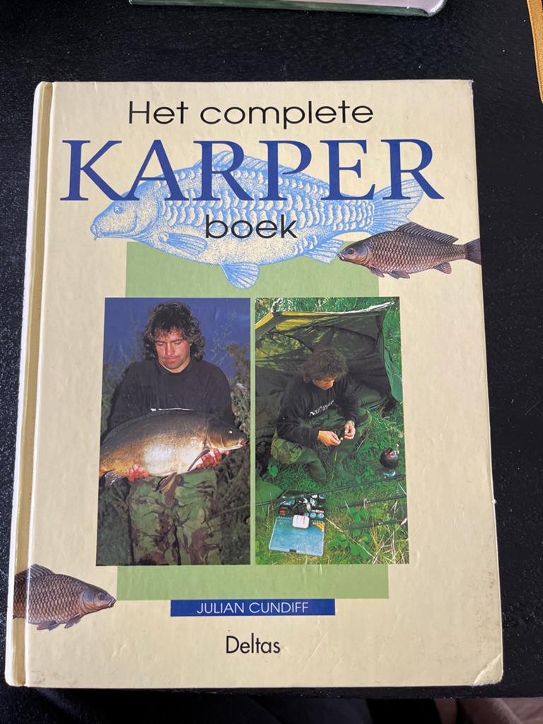 Het complete karperboek - Julian Cundiff, Ophalen of Verzenden, Gelezen