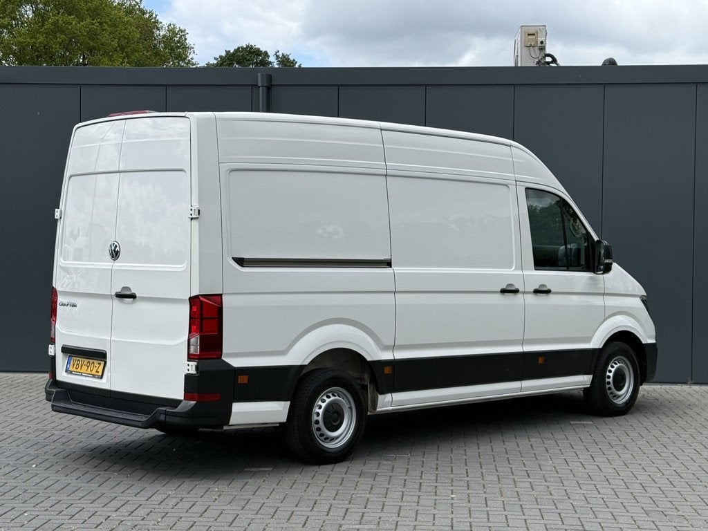 Volkswagen Crafter 2.0 TDI 141 PK / L3H3 / 1e EIGENAAR / ZEE, Voorwielaandrijving, Gebruikt, Euro 6, 4 cilinders