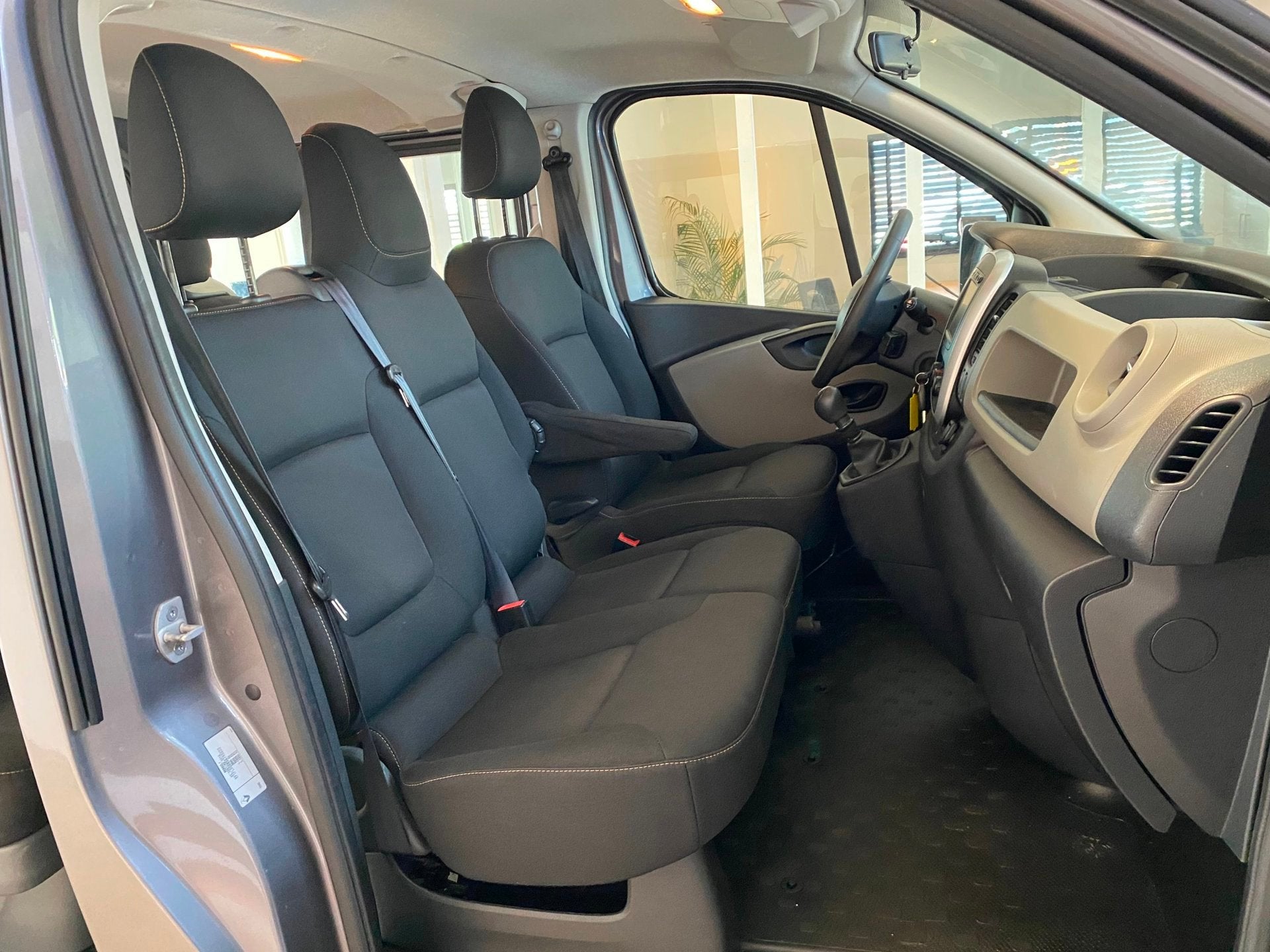 Renault Trafic 1.6 dCi T29 L2H1 D.C 6-pers. Trekhaak, Auto's, Voorwielaandrijving, Gebruikt, Euro 6, 4 cilinders