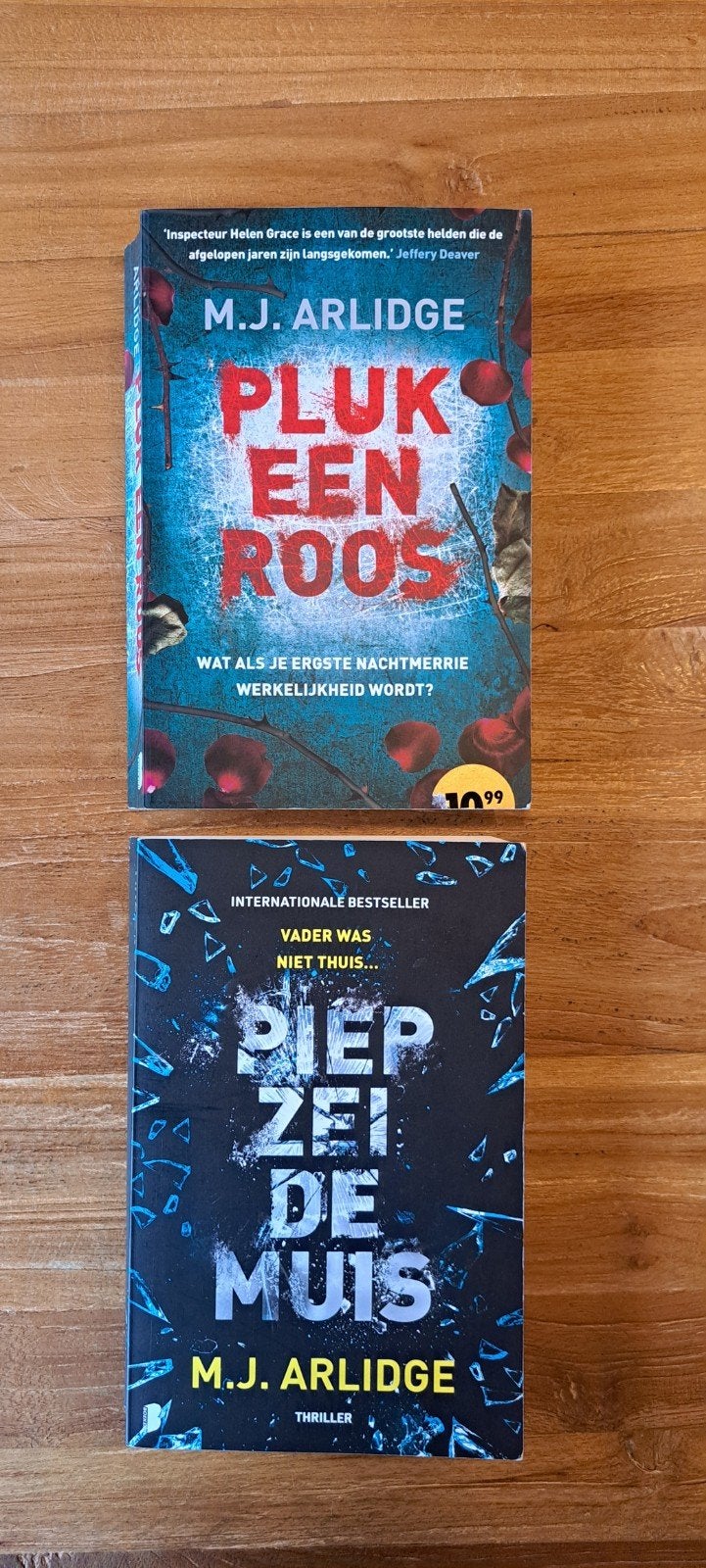 M.J. Arlidge: Pluk een roos + Piep zei de muis, Boeken, Ophalen of Verzenden, Zo goed als nieuw, M.J. Arlidge, Europa overig