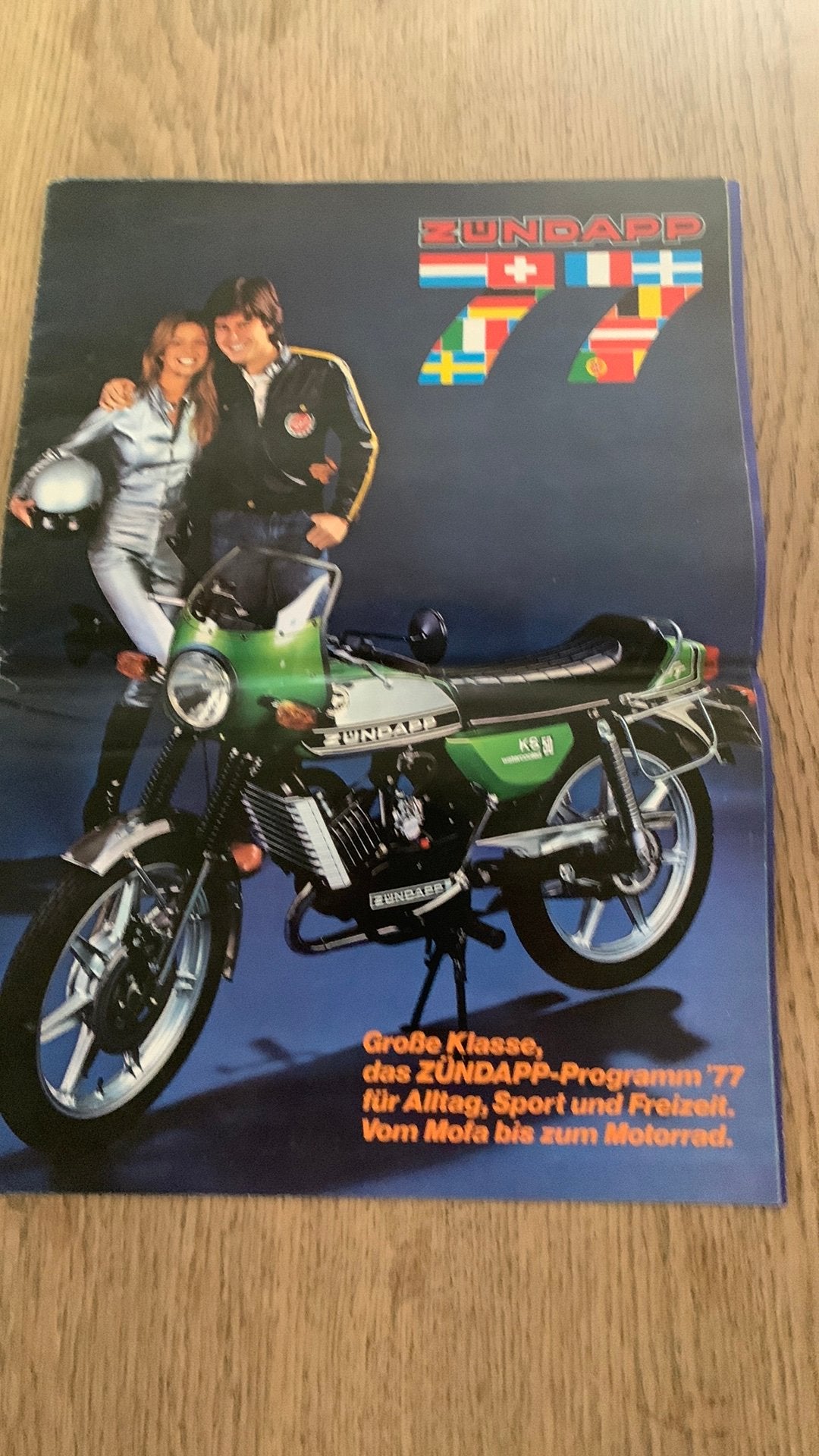 Zundapp brochure 77, Fietsen en Brommers, Ophalen, Zo goed als nieuw