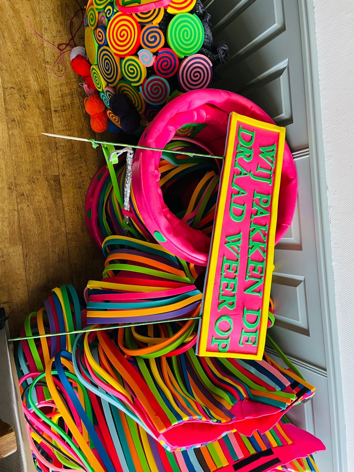 Leuke kleurrijke loopgroep 6 personen, Ophalen, Zo goed als nieuw, Carnaval