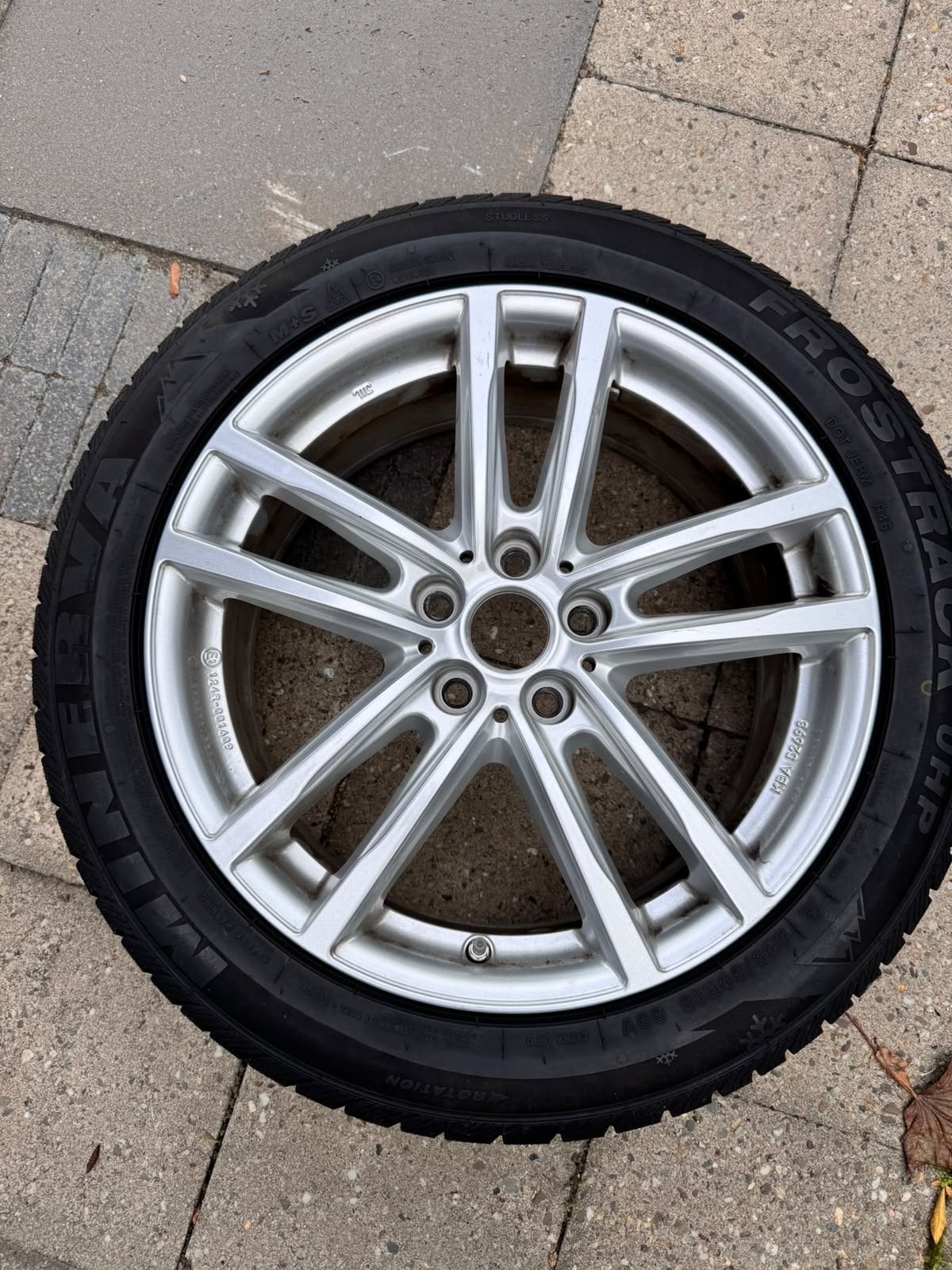 Originele BMW lichtmetalen velgen met winterbanden 225/50/18, Auto-onderdelen, Ophalen, 18 inch, Gebruikt, Banden en Velgen