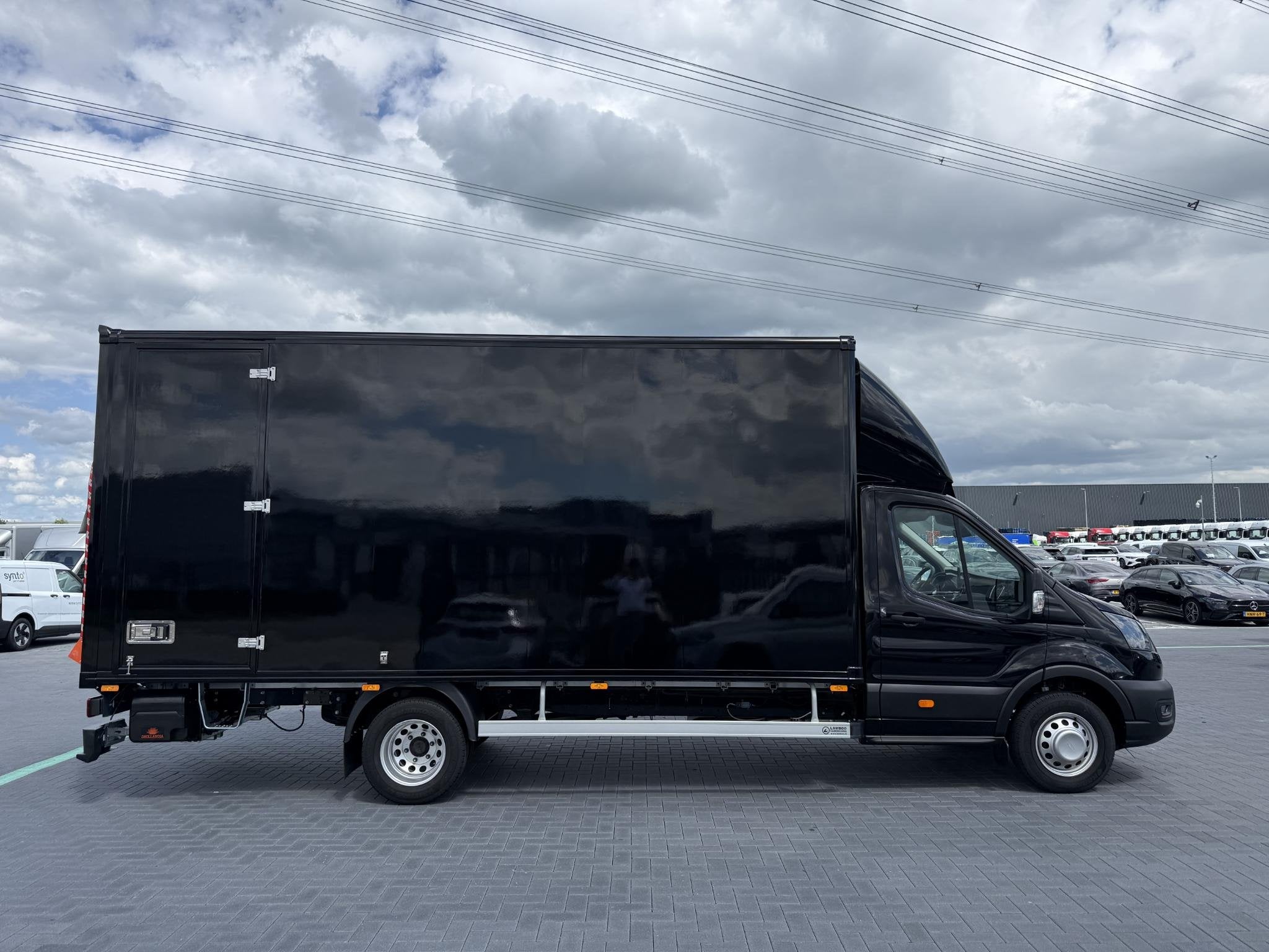 Ford Transit 500 2.0 TDCI l L4 | RWD | BAKWAGEN MET LAADKLEP, Automaat, Dealer onderhouden, Euro 6, 4 cilinders