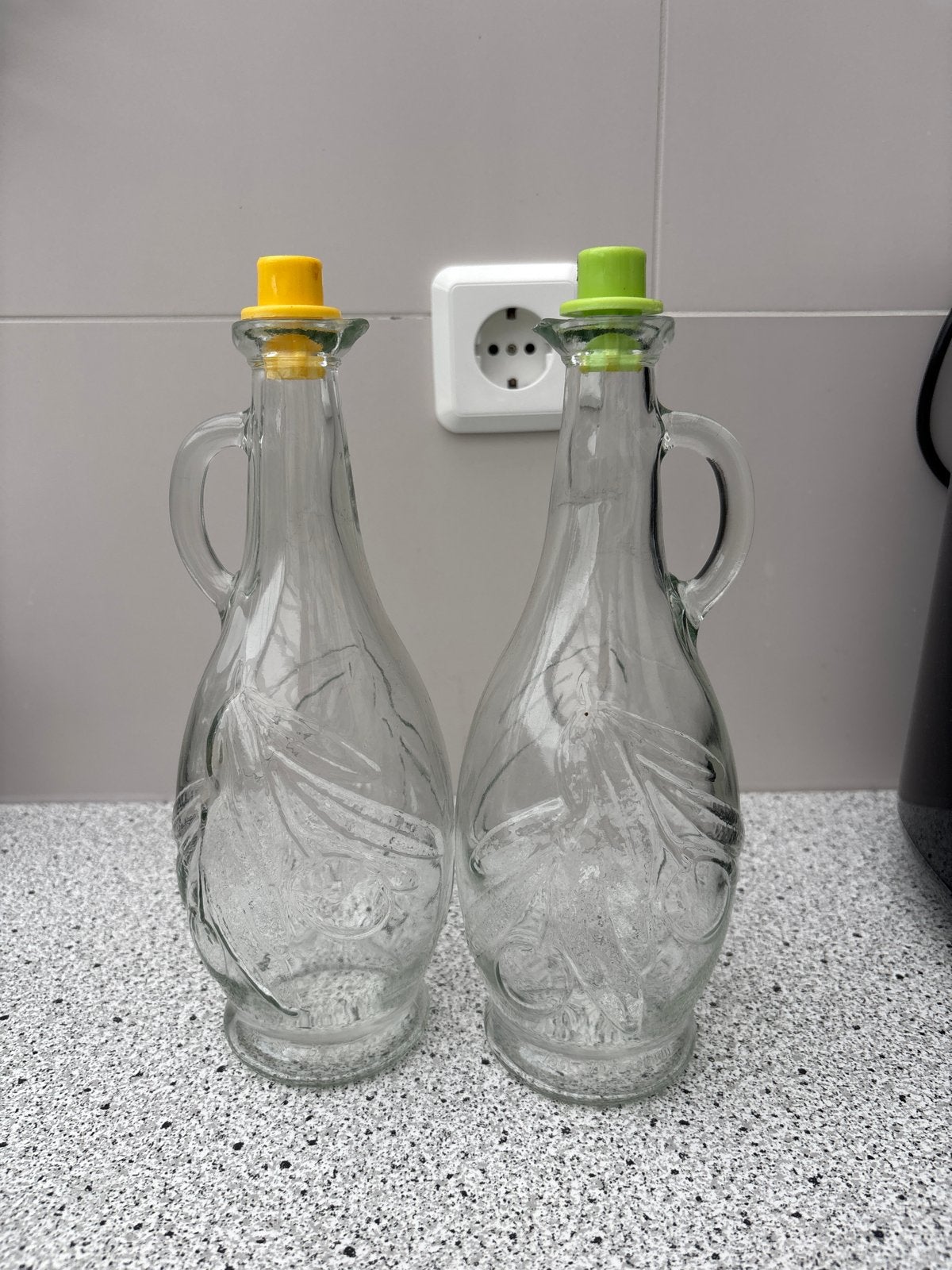Set van 2 glazen olie- en azijnflessen, Huis en Inrichting, Ophalen, Meerkleurig, Overige merken, Glas