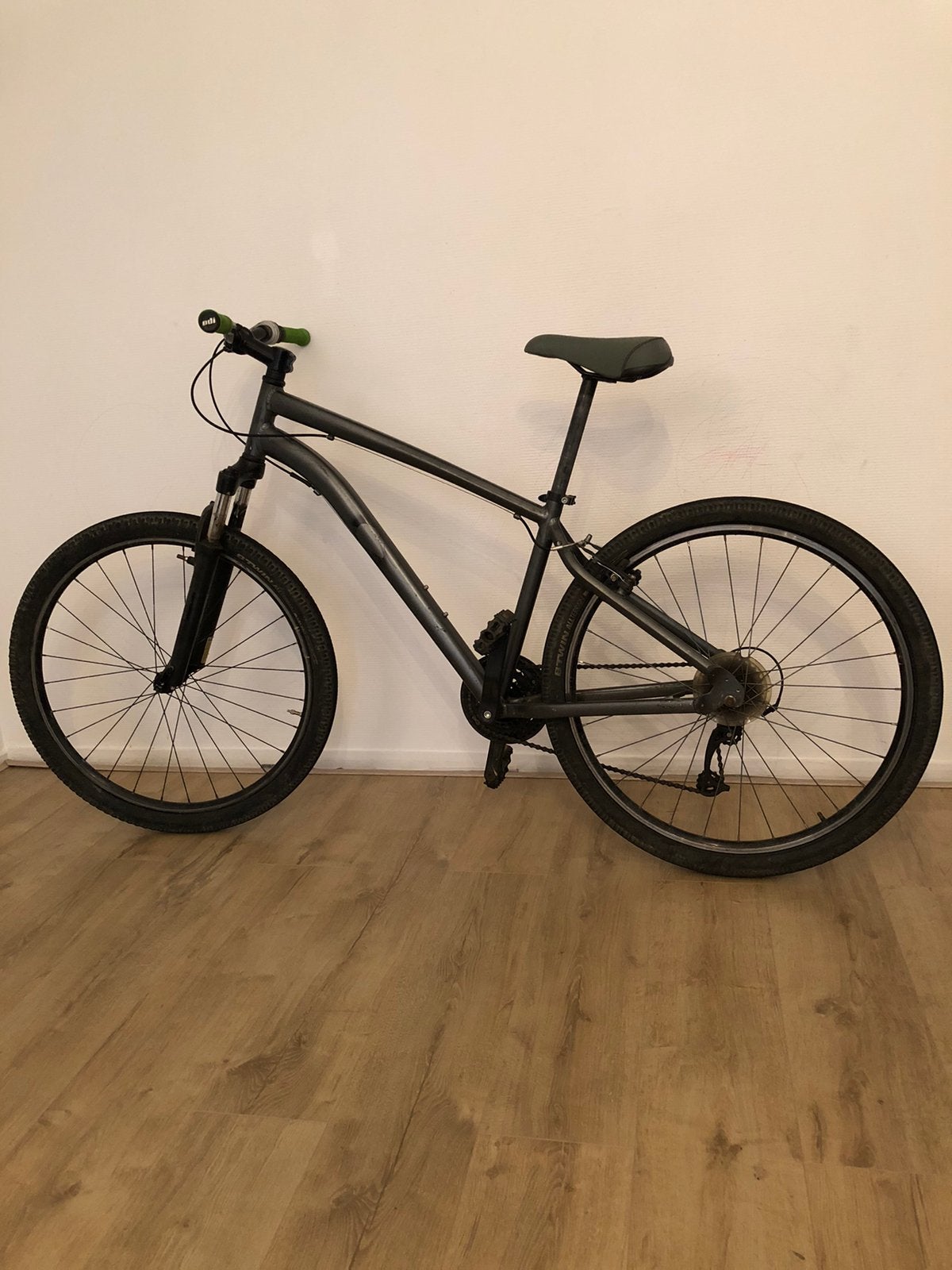 Grijze mountain bike btwin wiel grootten 27.5 inch, Gebruikt, Versnellingen, Schijfrem, Ophalen