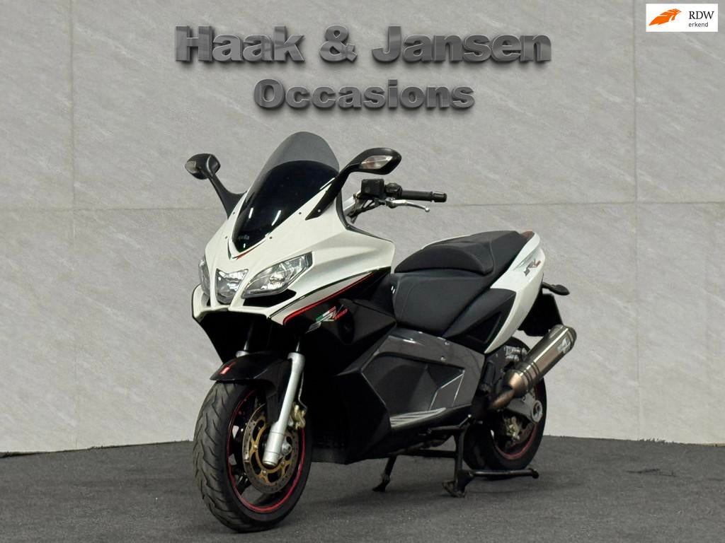 Aprilia Scooter SRV 850 Leovince Lage km-stand, Motoren, Haakenjansen@gmail.com, Scooter, Sportuitlaat, Bedrijf