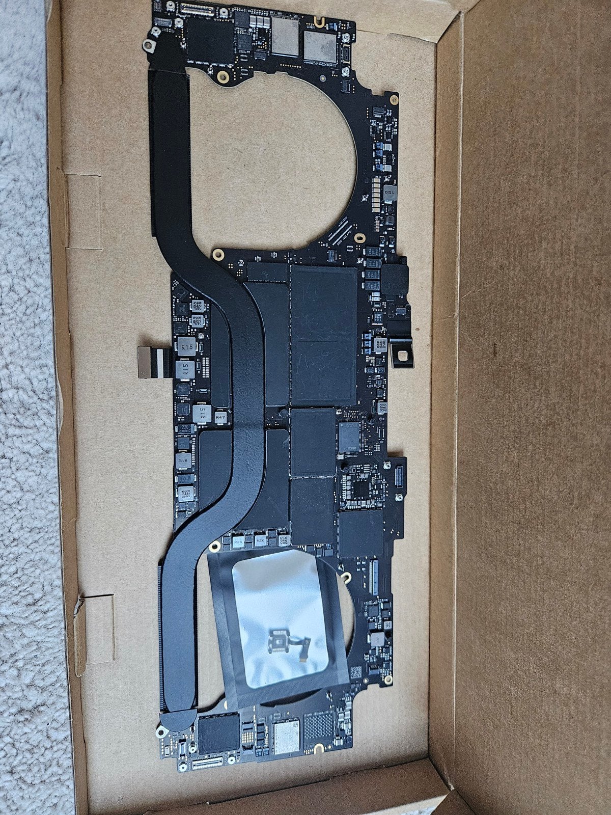Macbook pro 16 inch 2019 moederbord A2141, Computers en Software, Moederborden, Ophalen, Zo goed als nieuw, DDR4